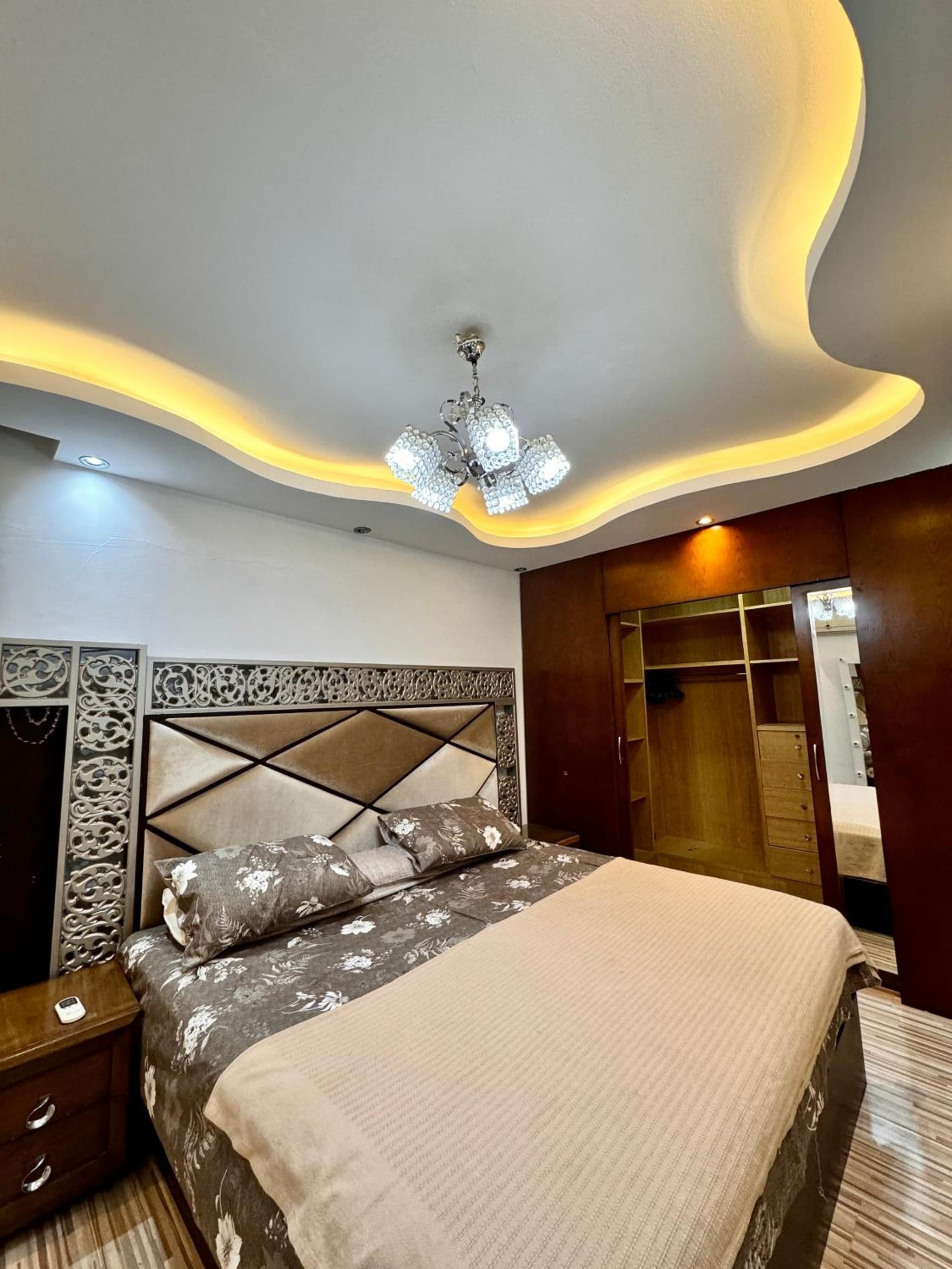 Luxurious Apartment photo 5