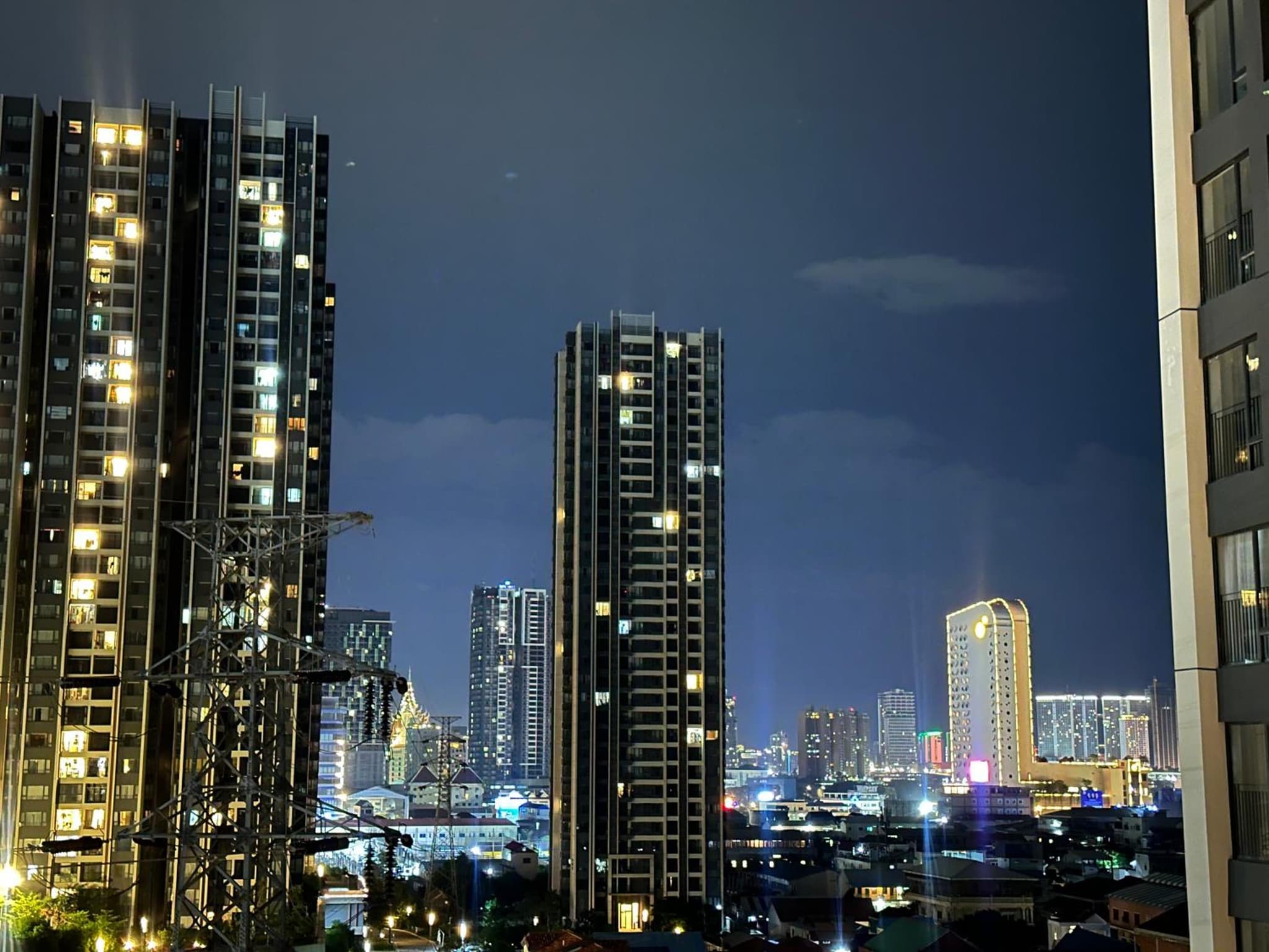 R Residences photo 6