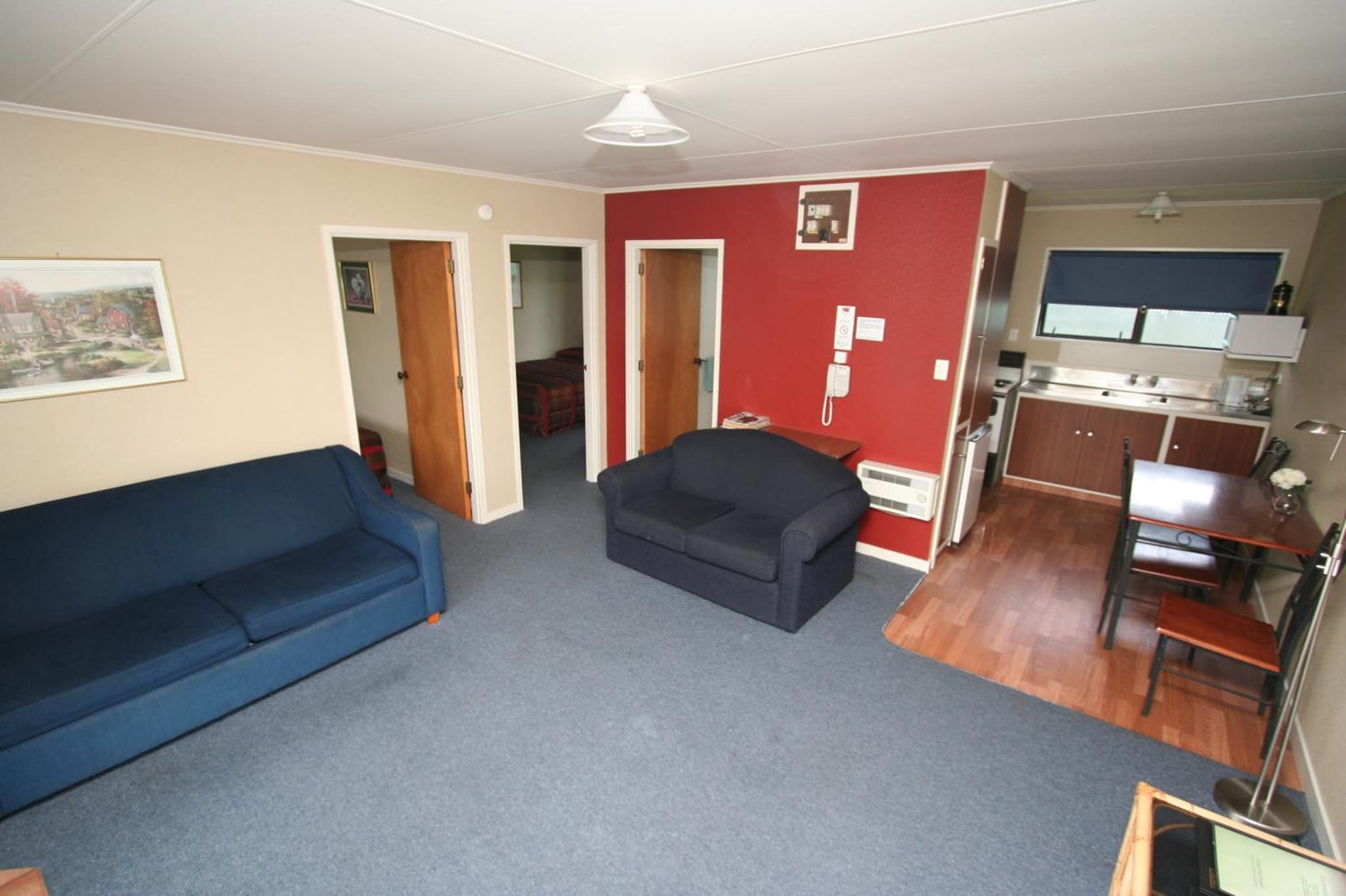 Commodore Motor Lodge photo 7
