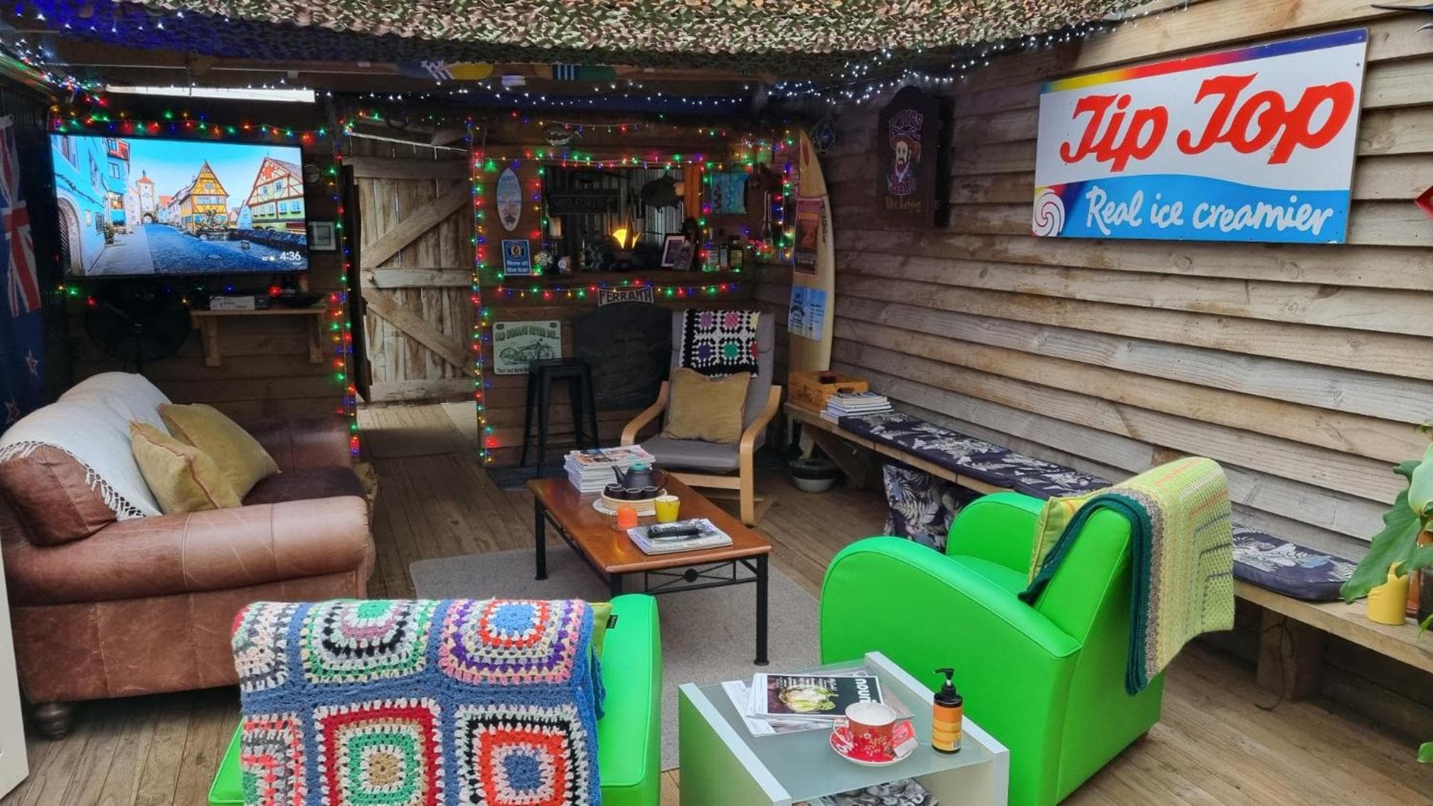 Raglan West Retro Beach Vibe Accommodation