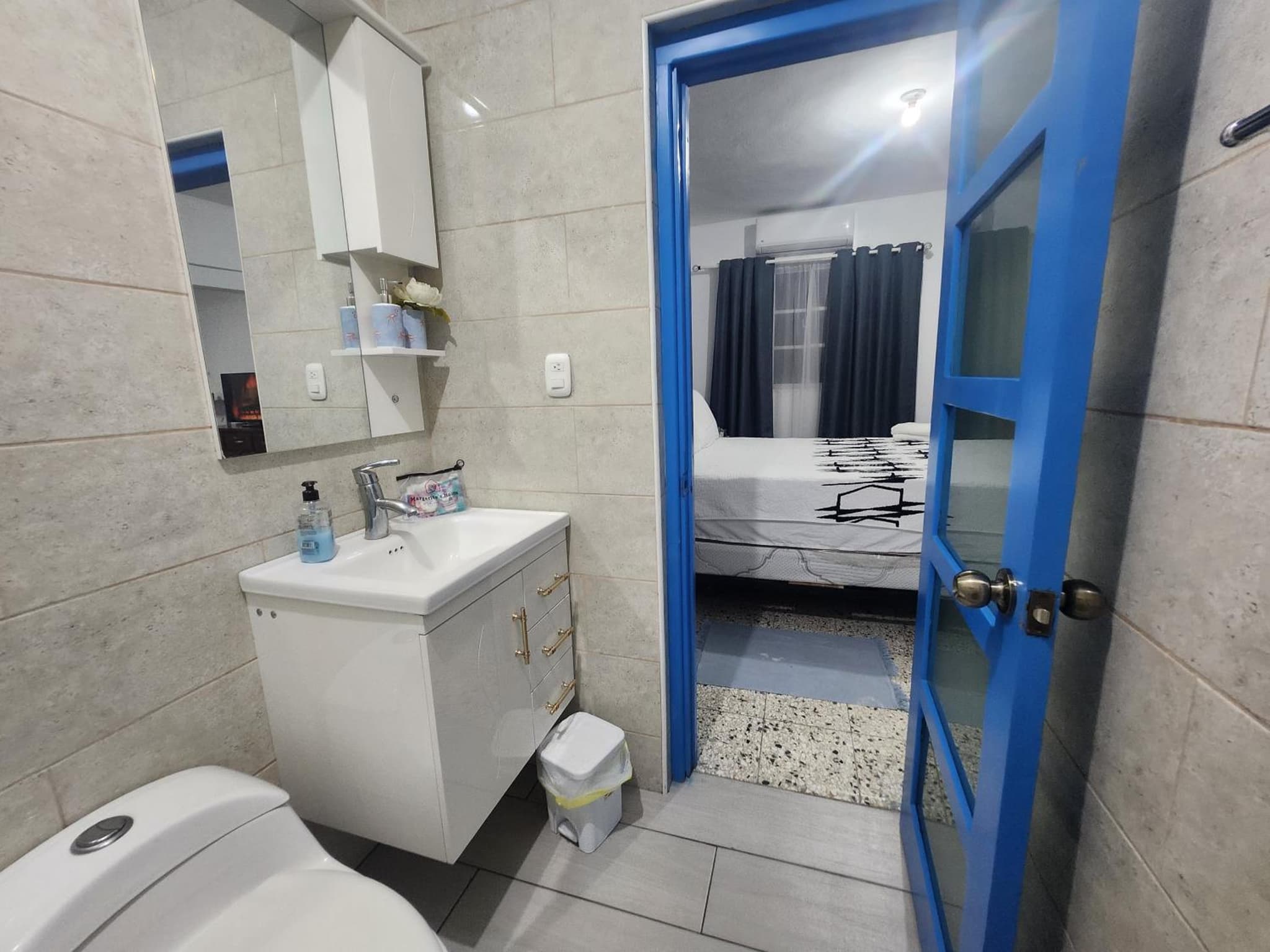 Private House with Pool, AC, BBQ, Fast Wi-Fi, Pet & Family Friendly, Near Colonial Zone, Mirador Sur Park & Ocean, in Santo Domingo photo 4