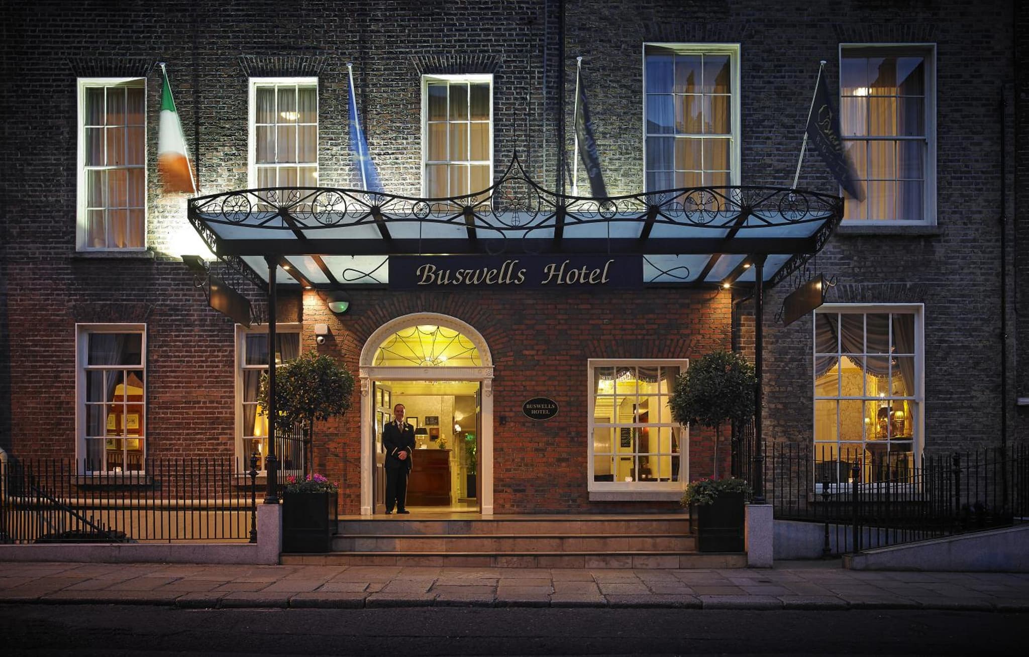 Buswells Hotel photo 3