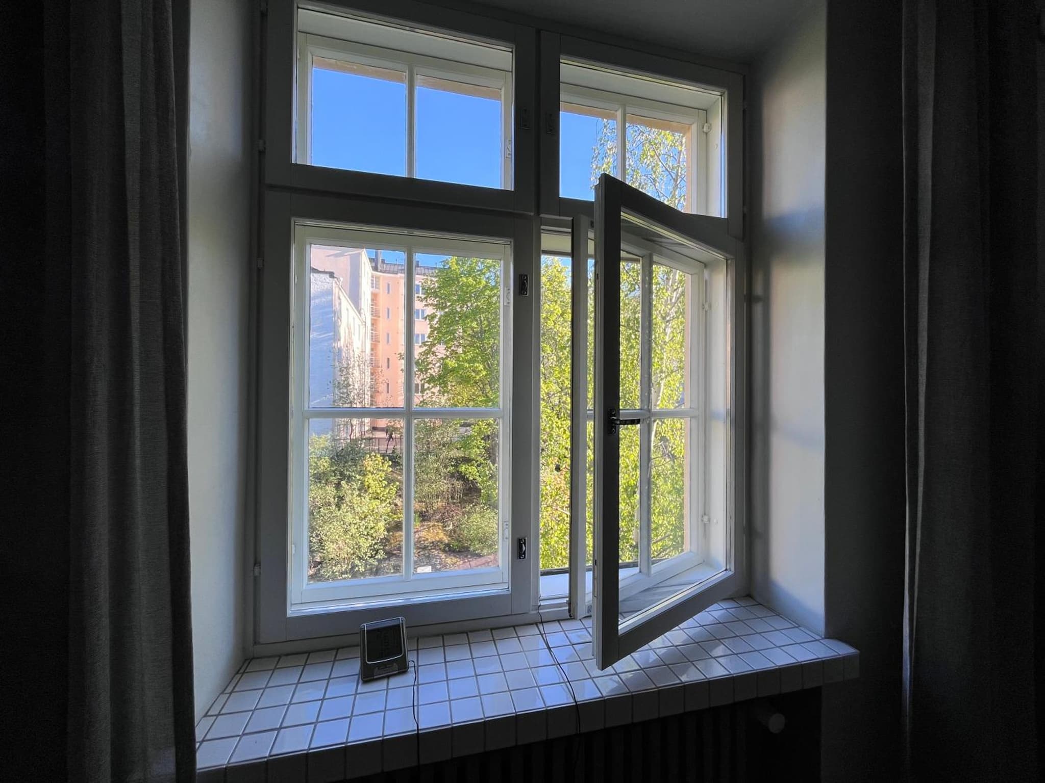 Topfloor apartment with courtyard views photo 5