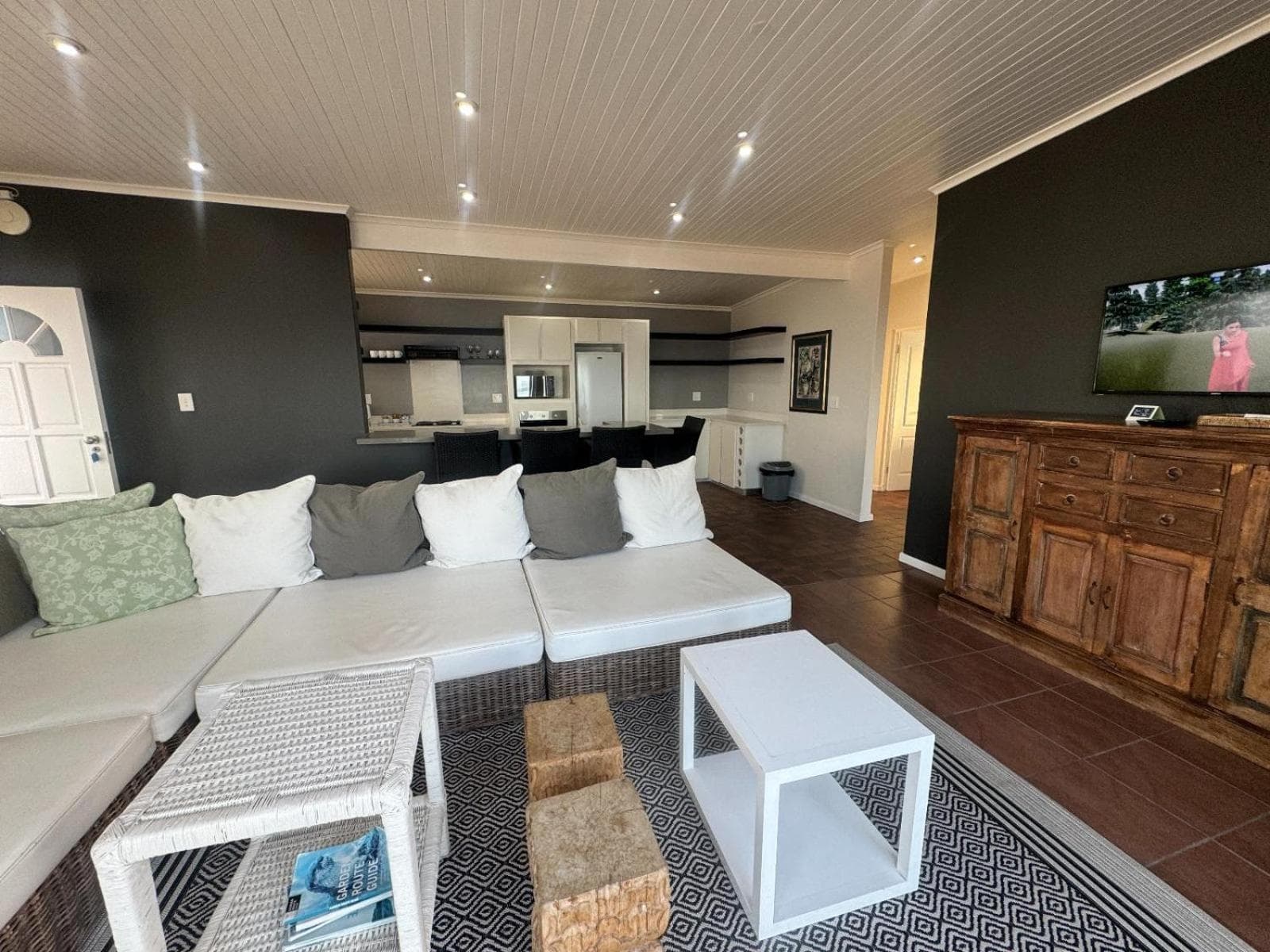 Ana's Place Apartments photo 9