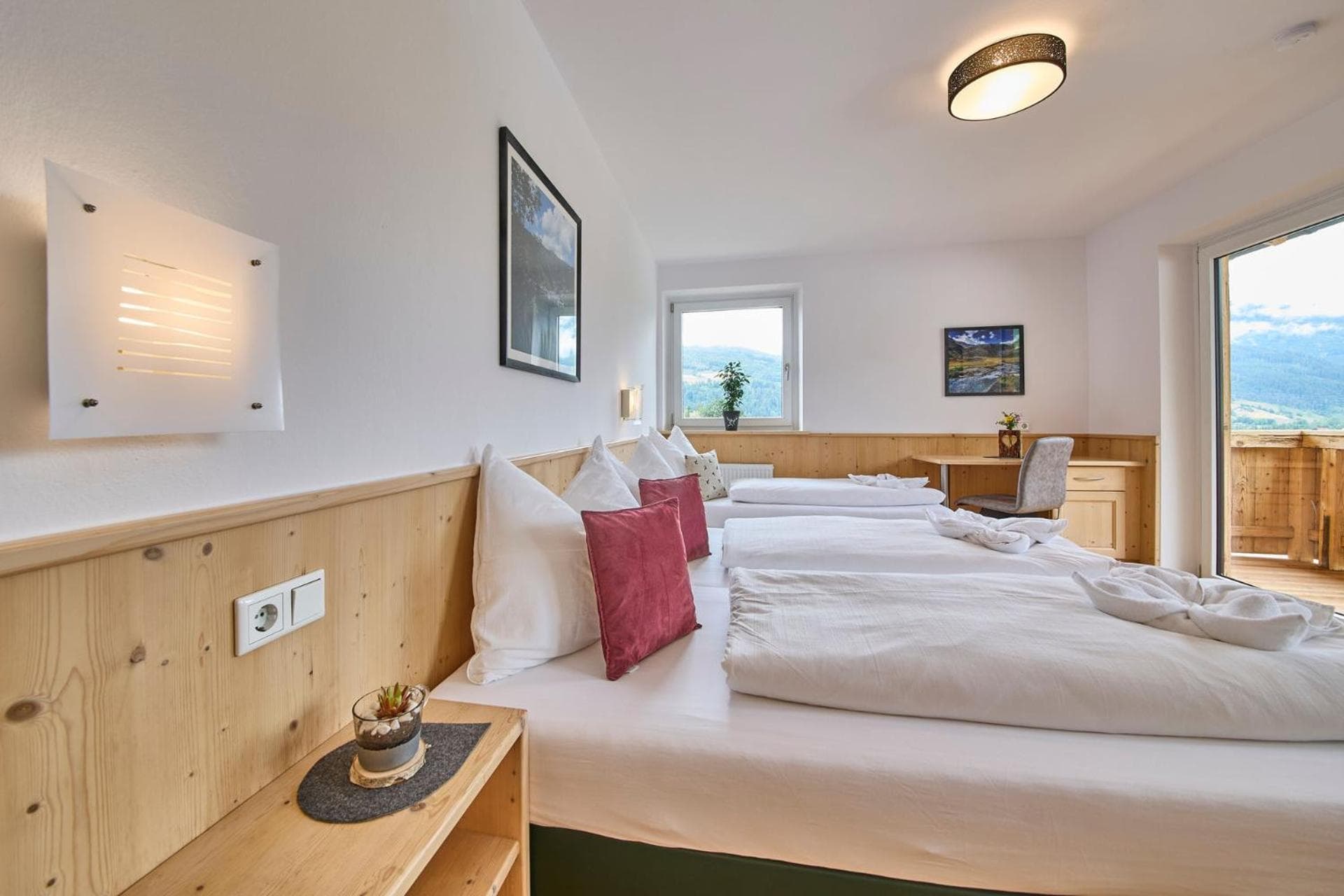 Platzhirsch Rooms - B&B - SELF CHECK-IN photo 6