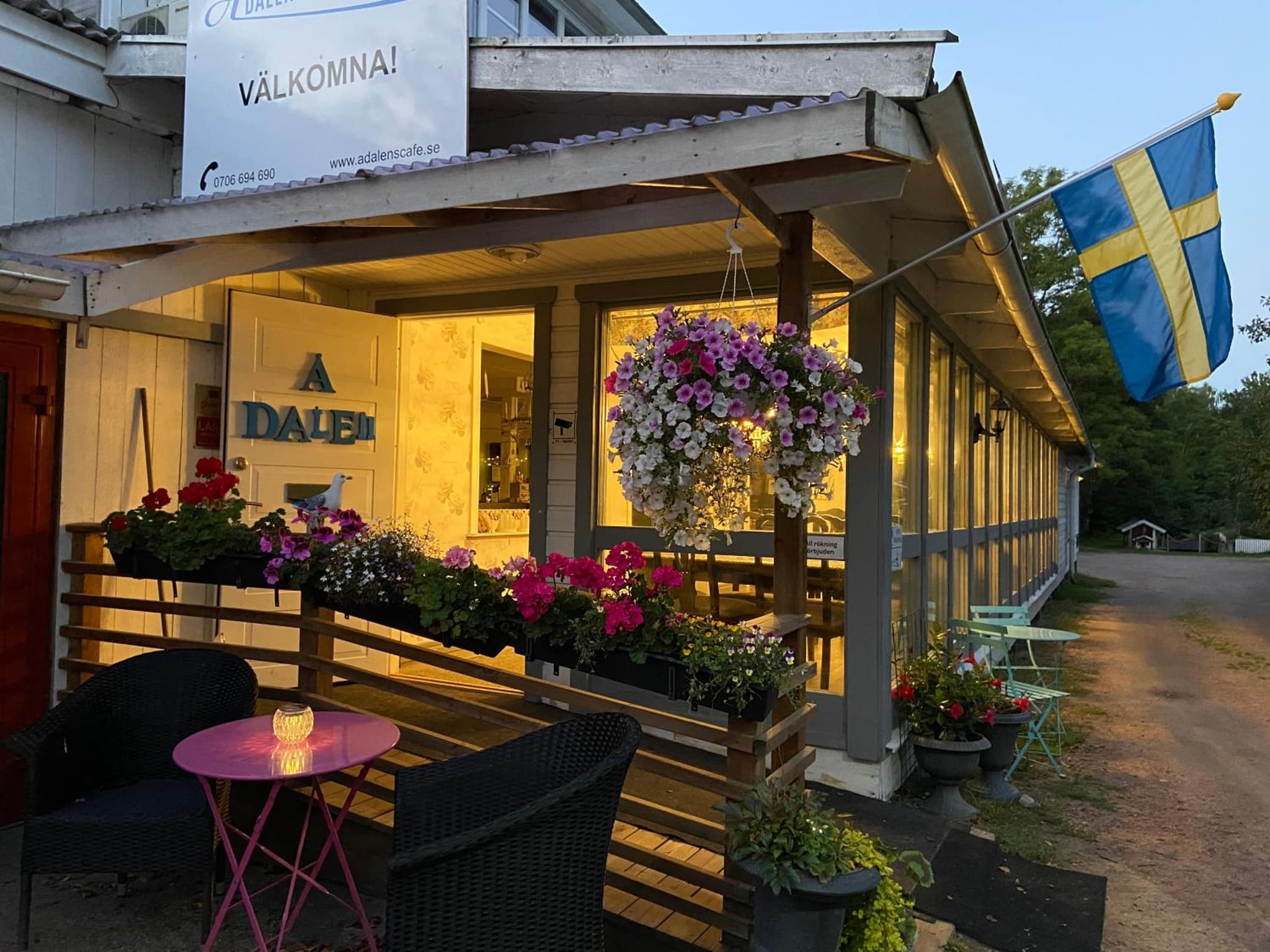 Stor lägenhet ovanpå café ute på landet photo 8