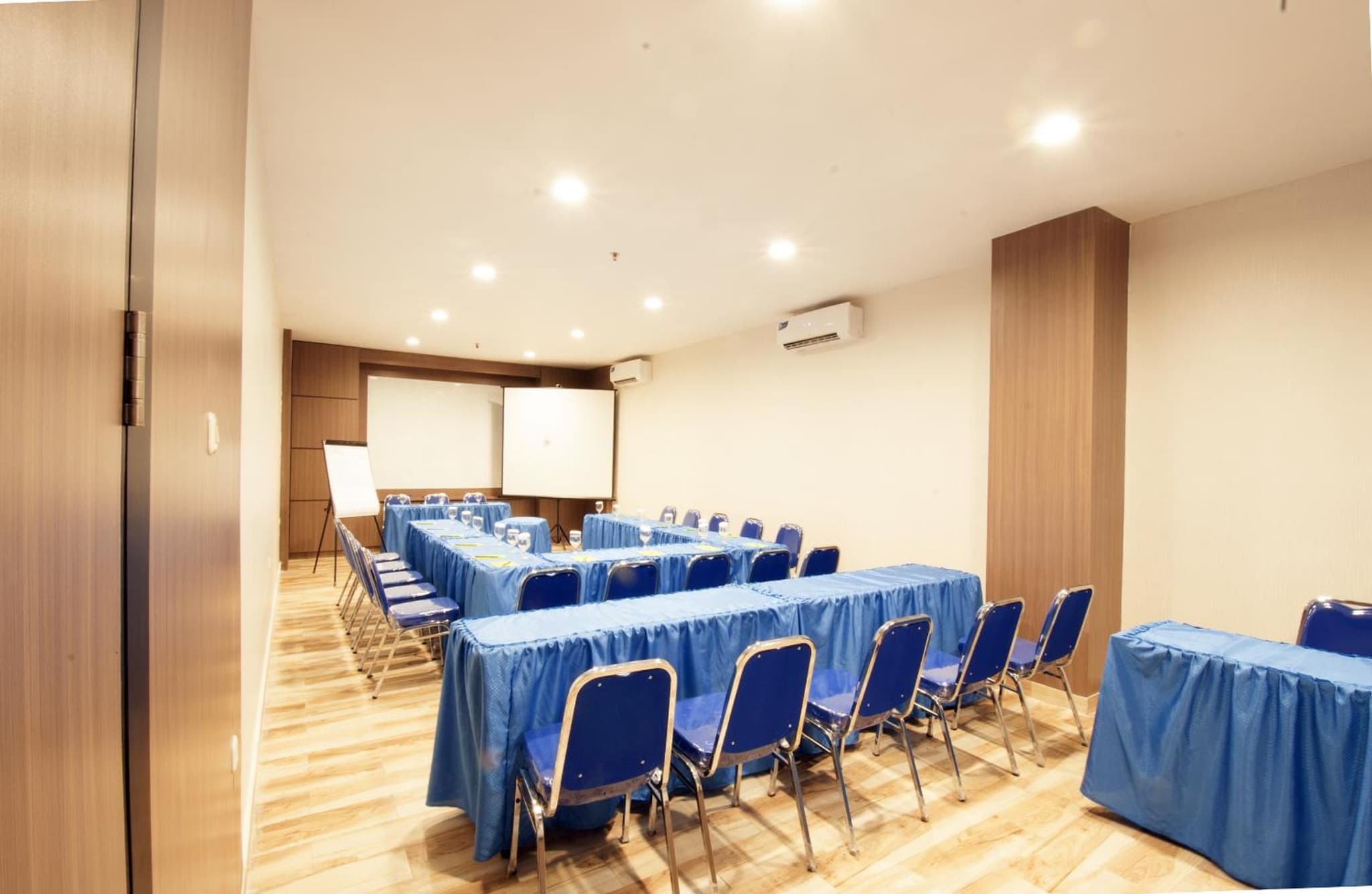 Genio Hotel Manado photo 4