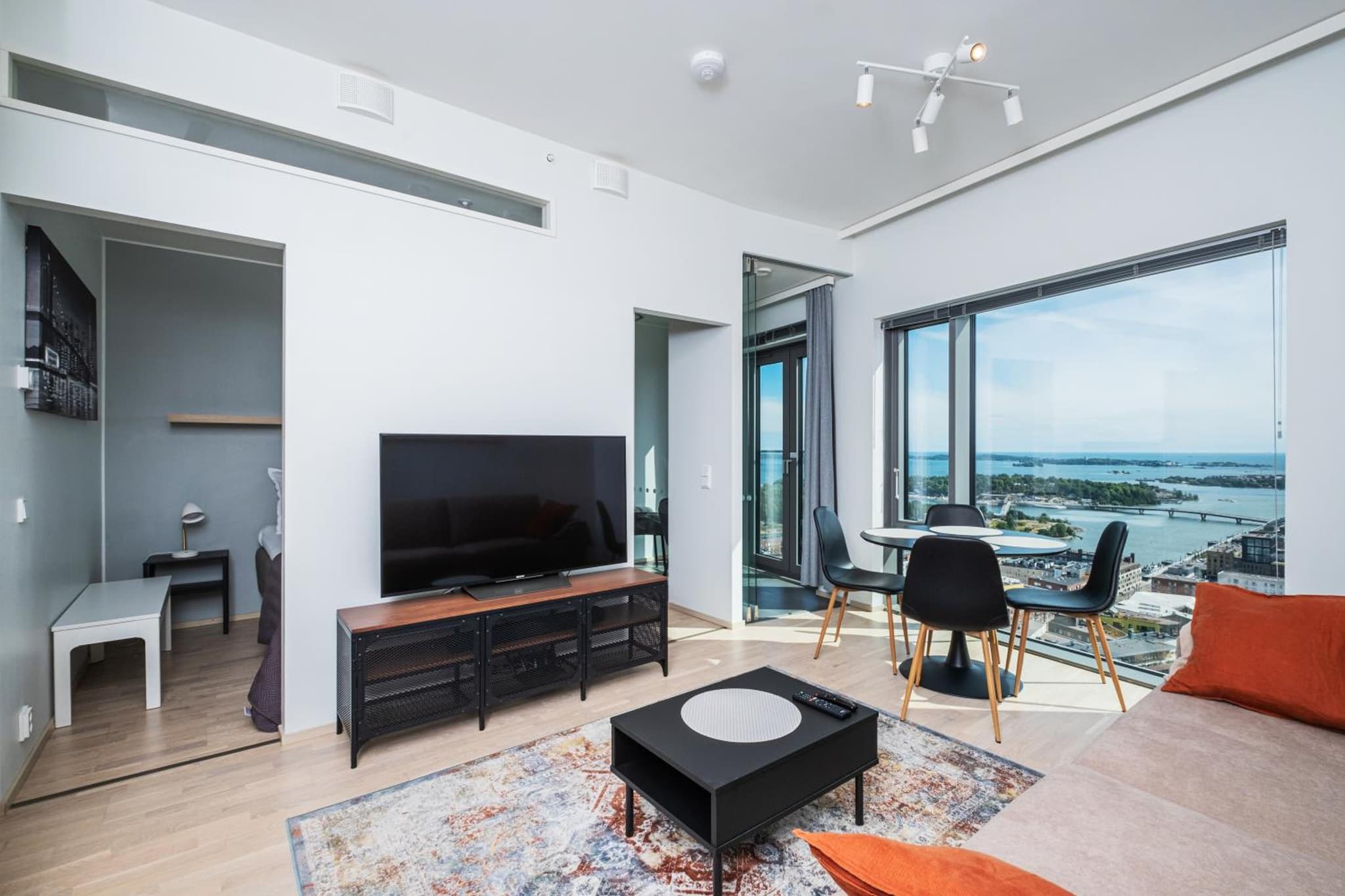 26th Floor Helsinki High Point 1 BDR Apartment with City View photo 7