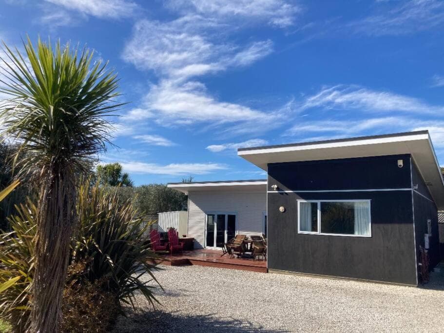 Wright on Jellicoe A modern holiday home Free Bikes