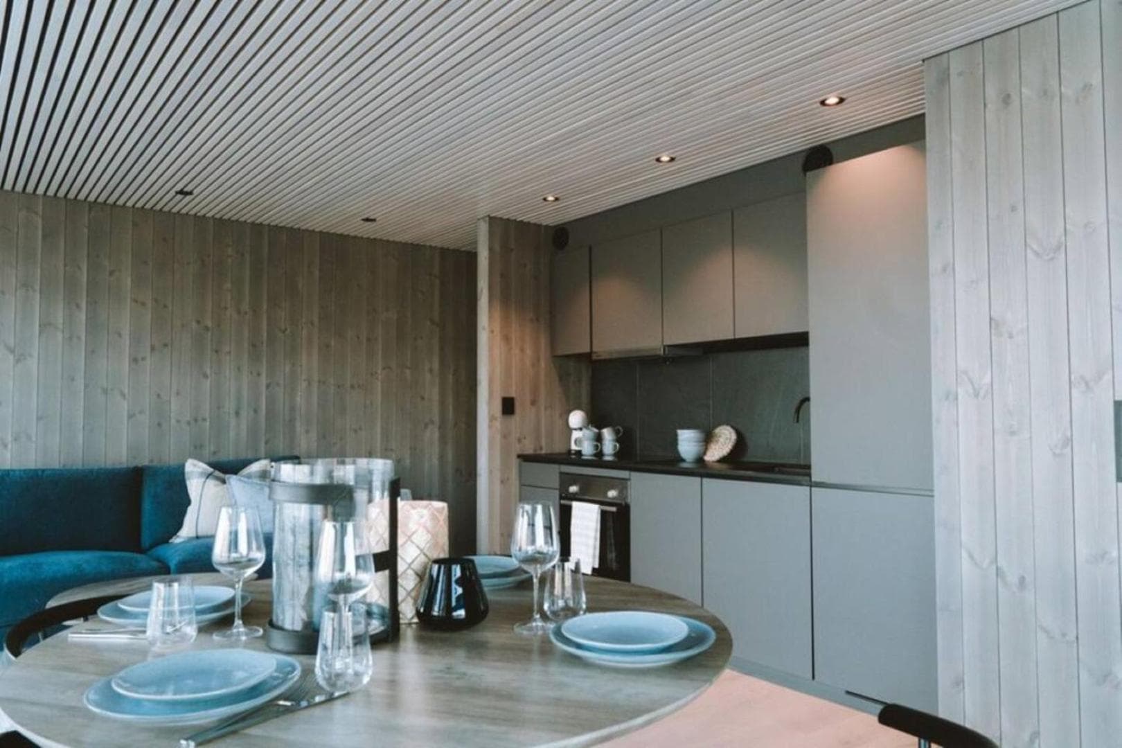 Seafront apartment Henningsvær photo 6