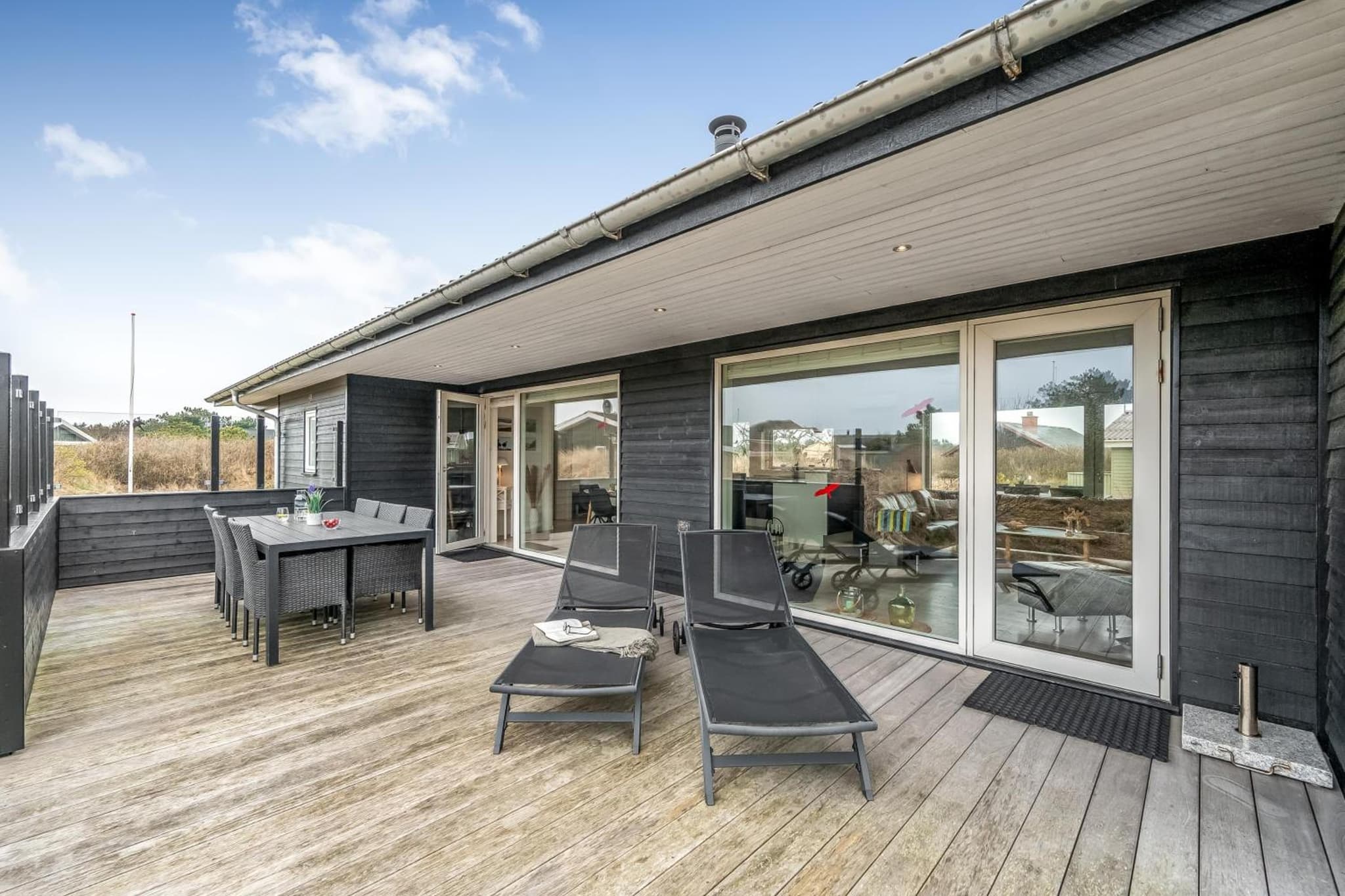 Bright And Modern Holiday Home - 1026 photo 2
