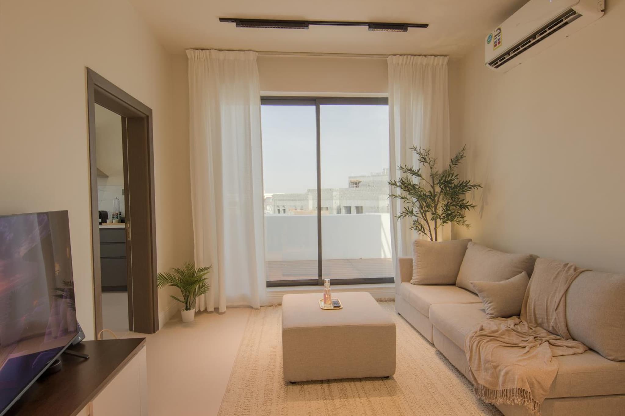 Modern Luxurious 1BR, Penthouse BLISS photo 4