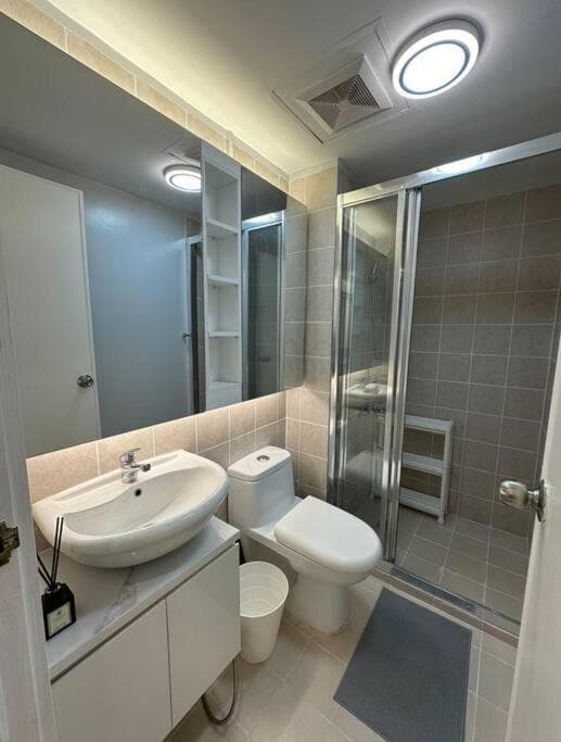 Spacious 2-bedroom Corner Unit across Shangri-La photo 7