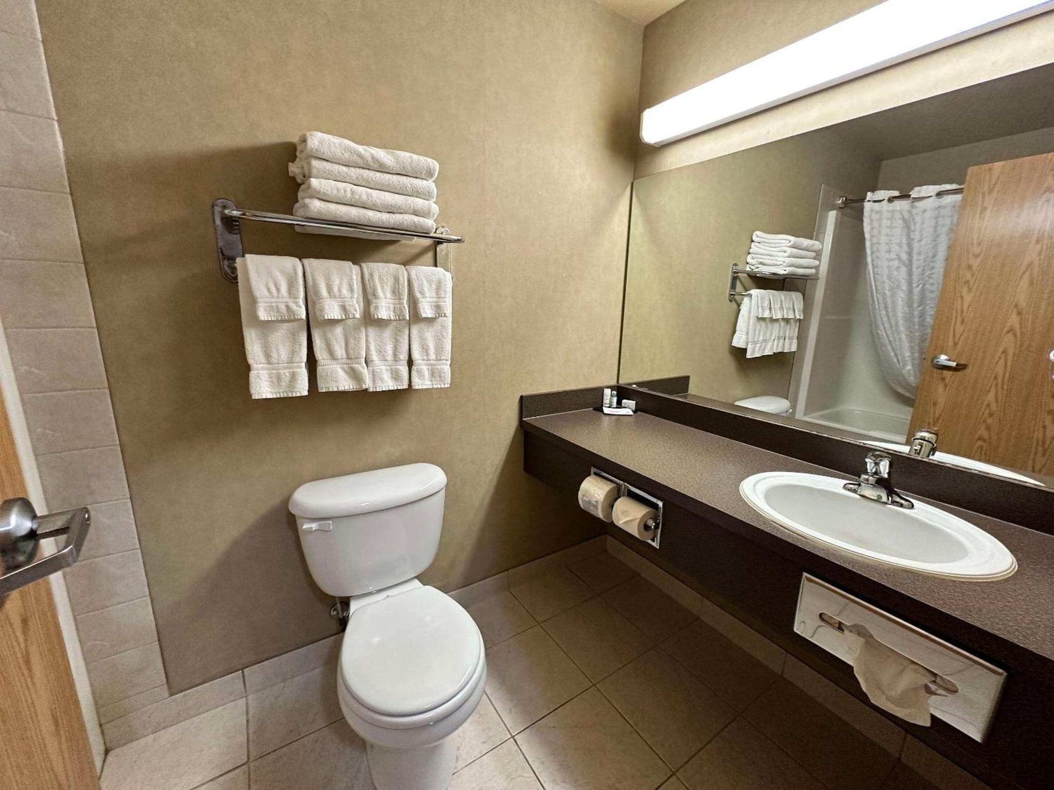 Clarion Pointe Rimbey photo 5