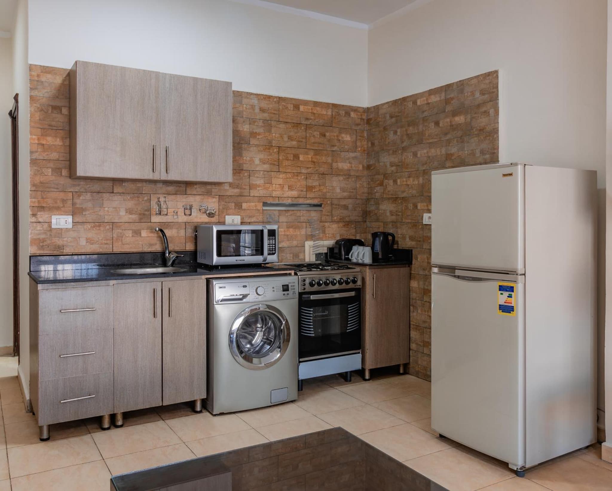Delmar Apartments photo 8