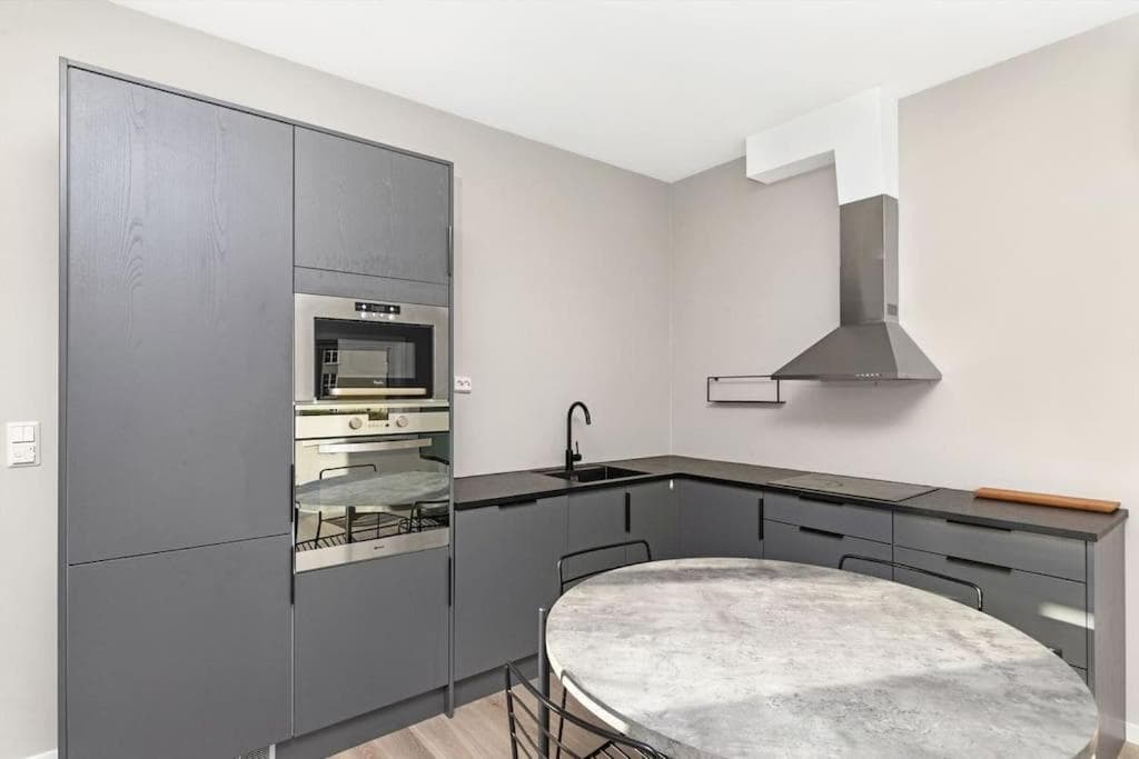 Practical apartment near city center photo 5