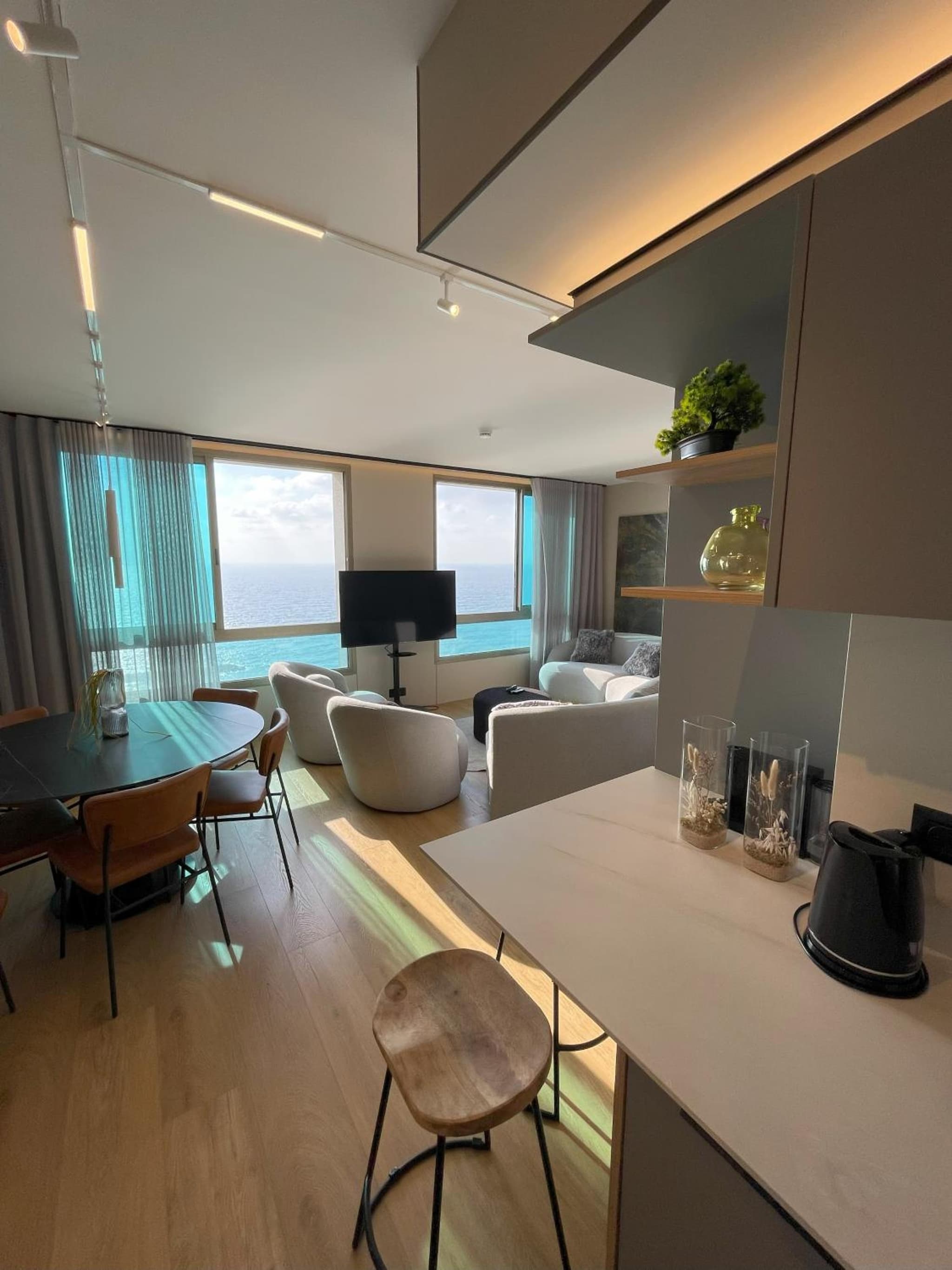 Panoramic Sea View Luxury Suite photo 6
