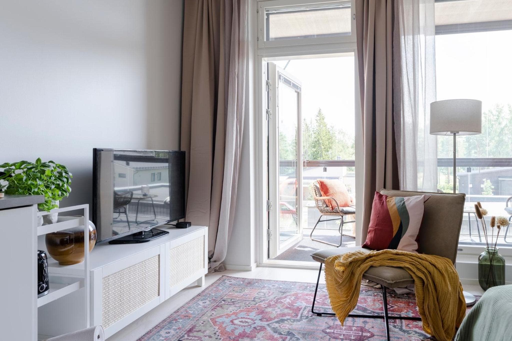 Gorgeous 1BR, Balcony & parking photo 8
