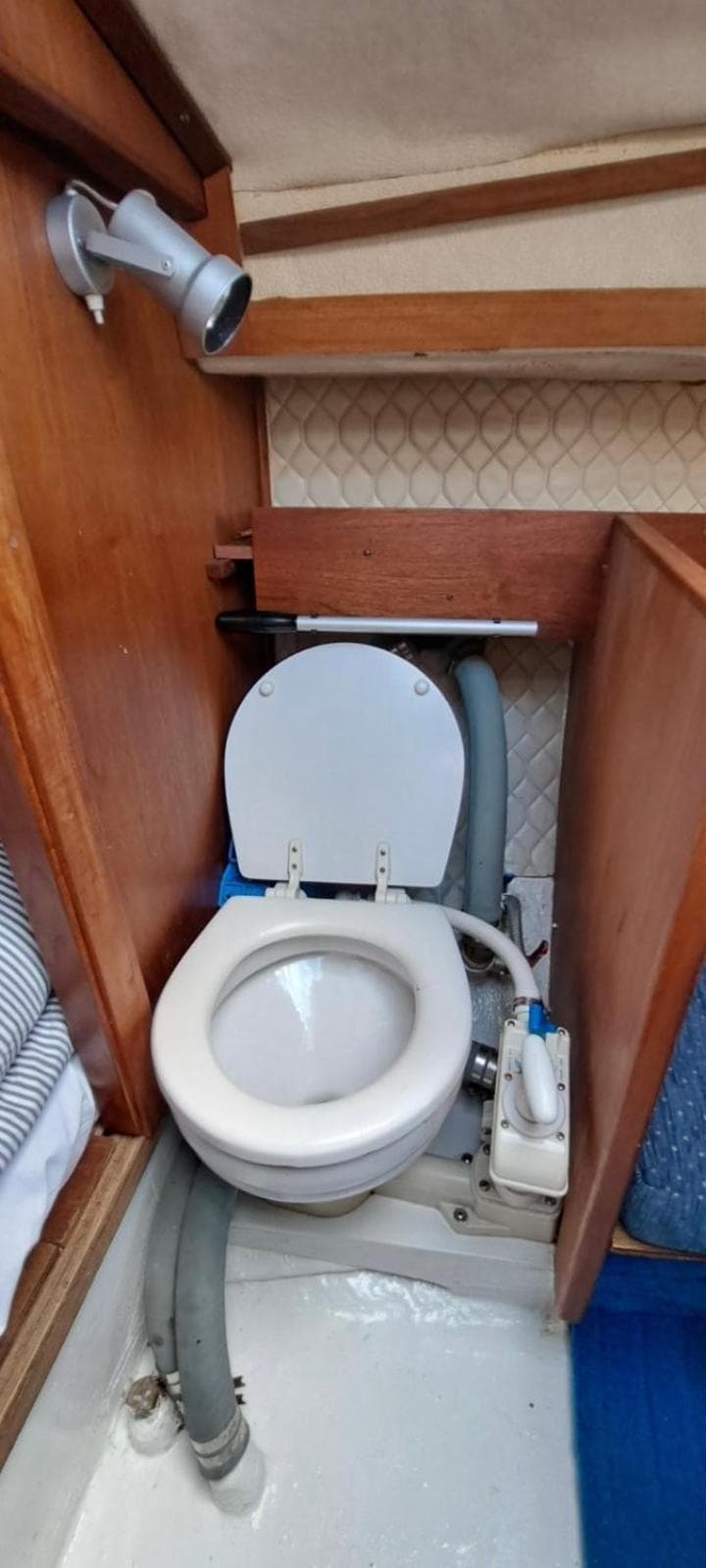 Unique boat 1 photo 3