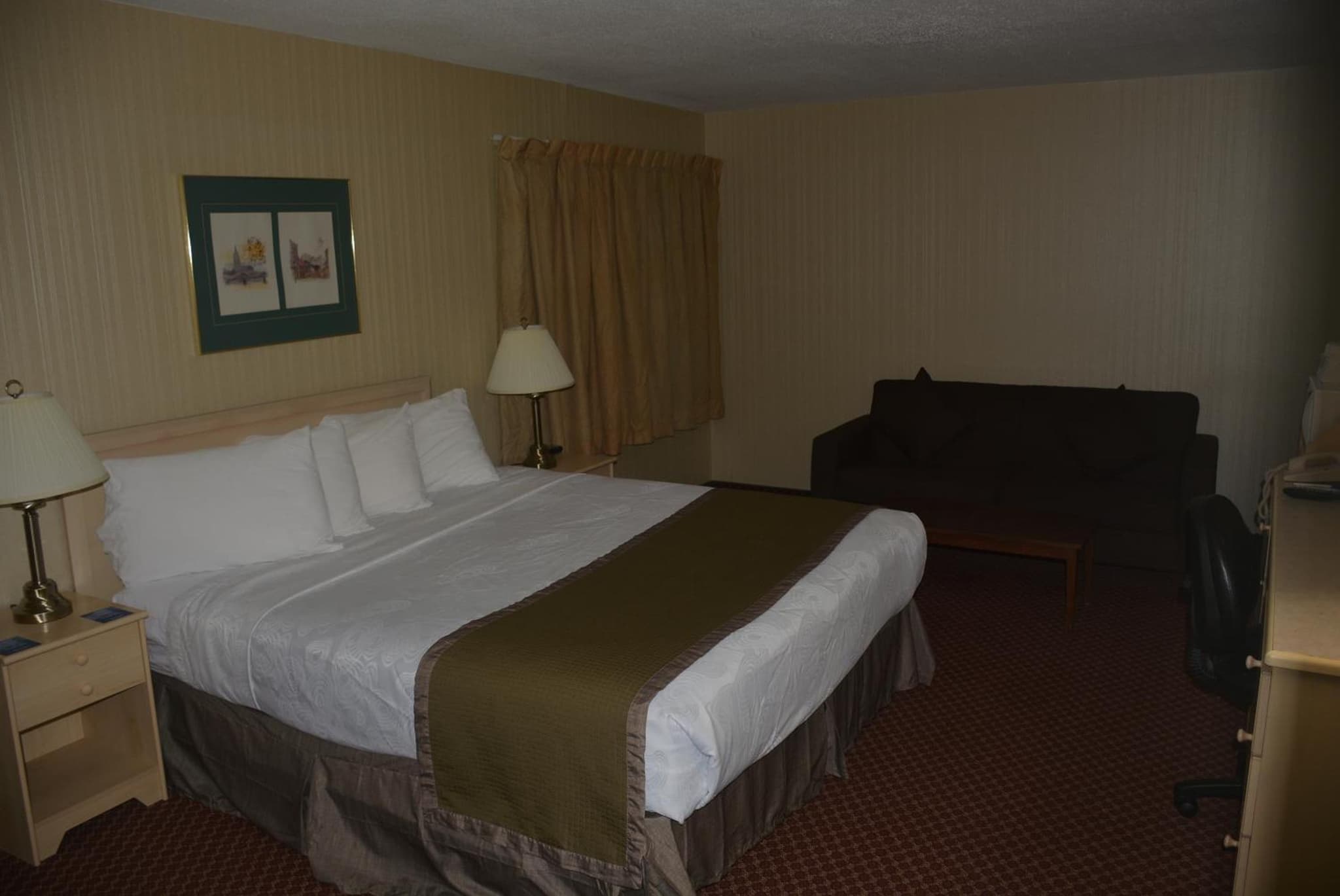 Travelodge by Wyndham Lethbridge photo 2