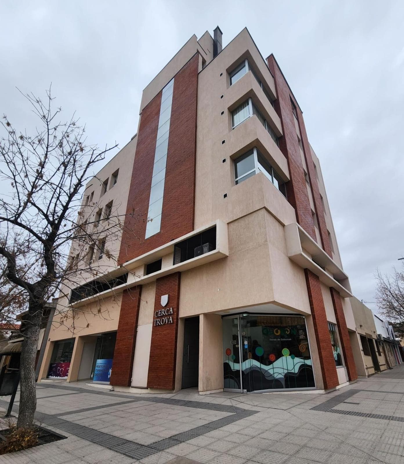 Del Centro photo 7