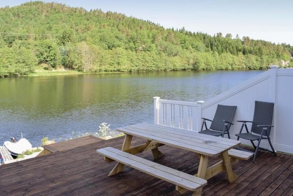 Feriehus ved Mandalselva