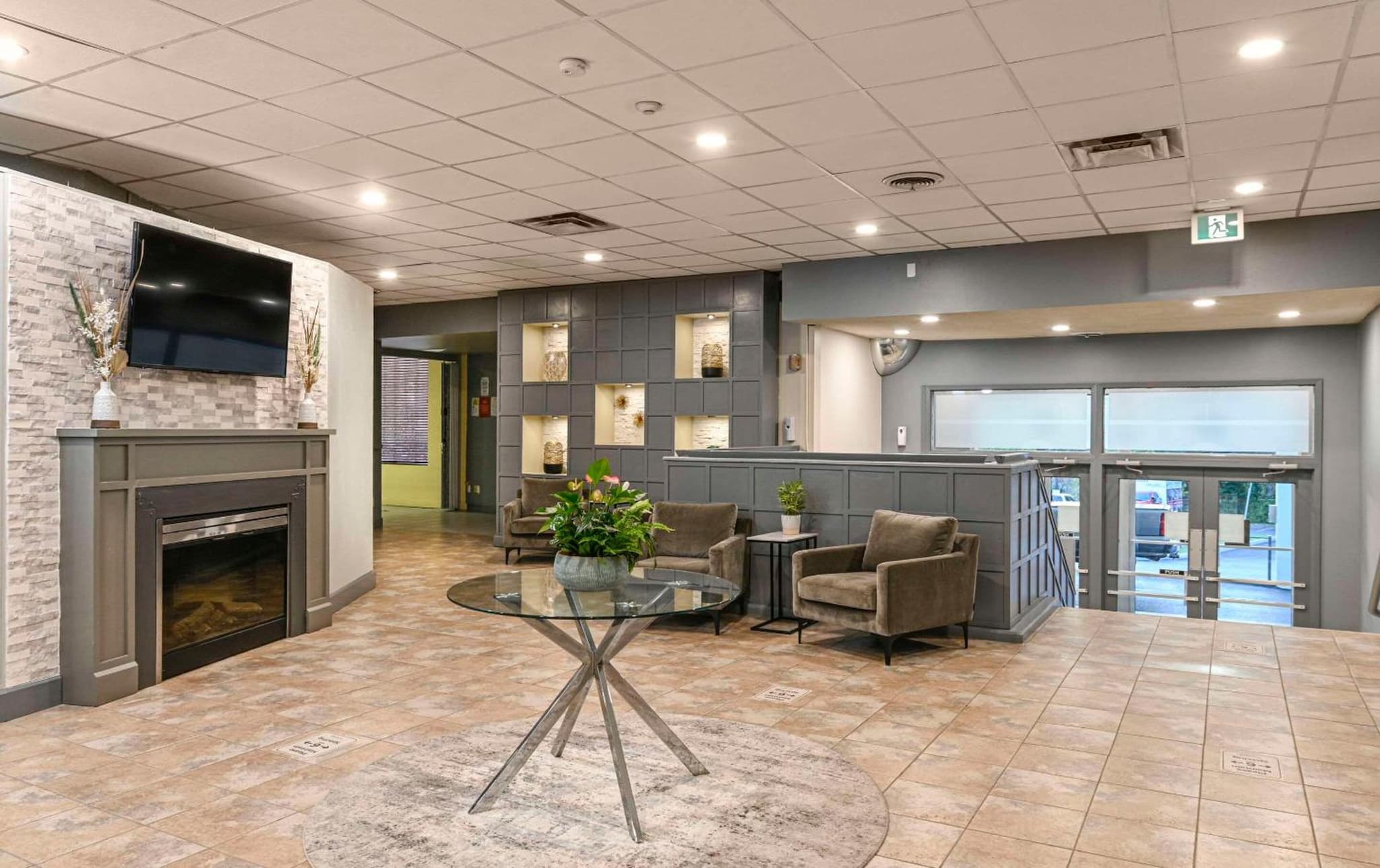 Comfort Suites Kingston Central photo 4
