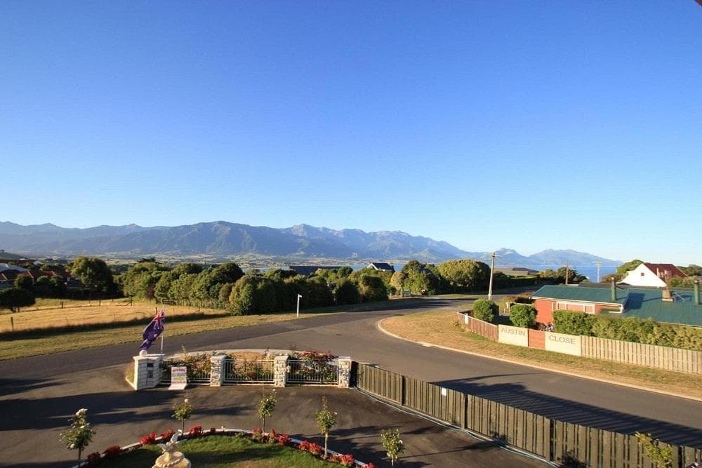 Austin Heights - Kaikoura photo 9