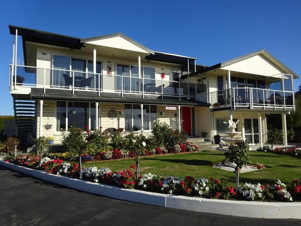 Austin Heights - Kaikoura photo 4