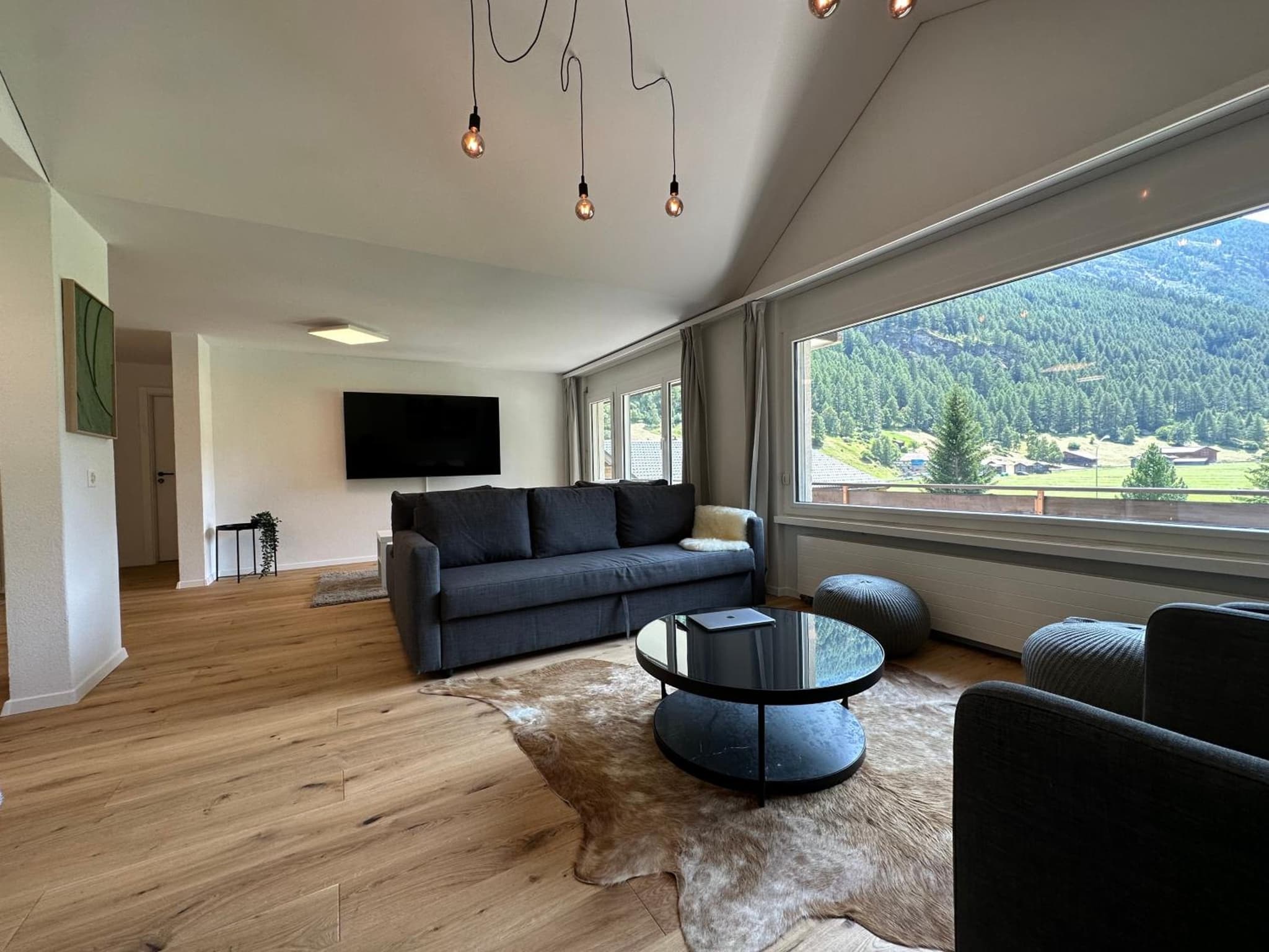 Mountain Majesty Apartment with Stunning Views photo 9