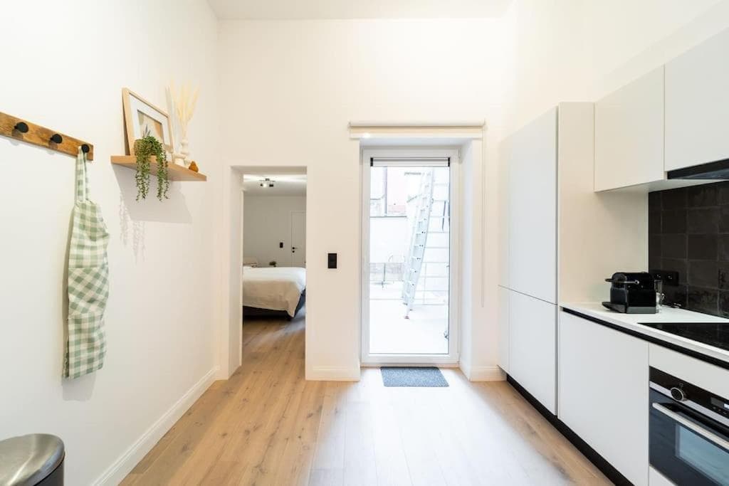 Your Antwerp Adventure Sleeps 4 photo 6