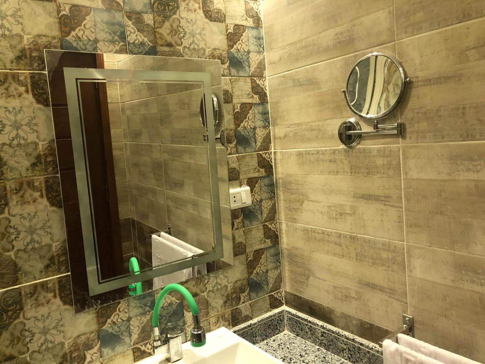Apartments Next to Mivida photo 9