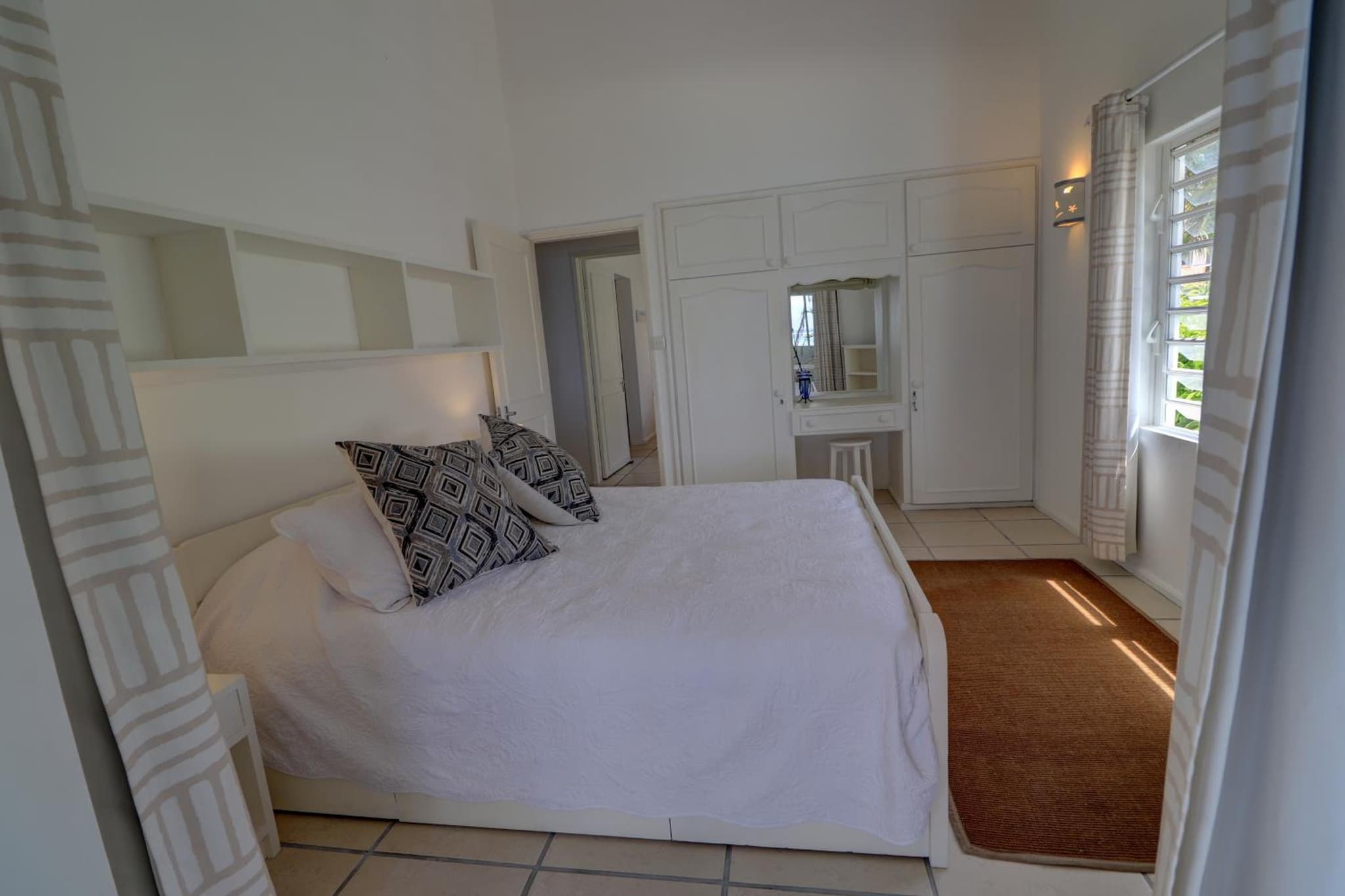 Blue Bay Horizon - Beachfront Holiday Homes photo 5