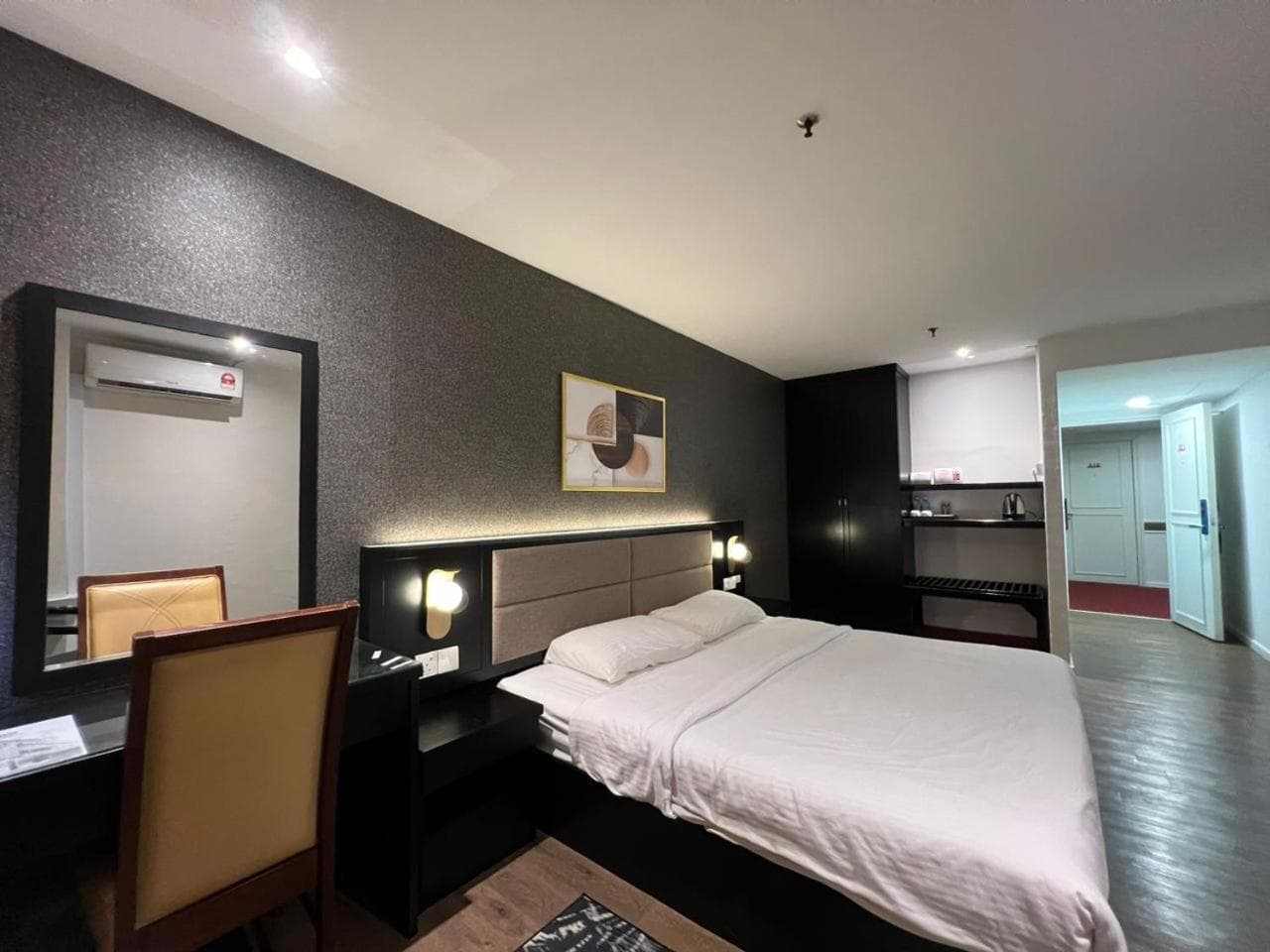 Remington Hotel photo 9