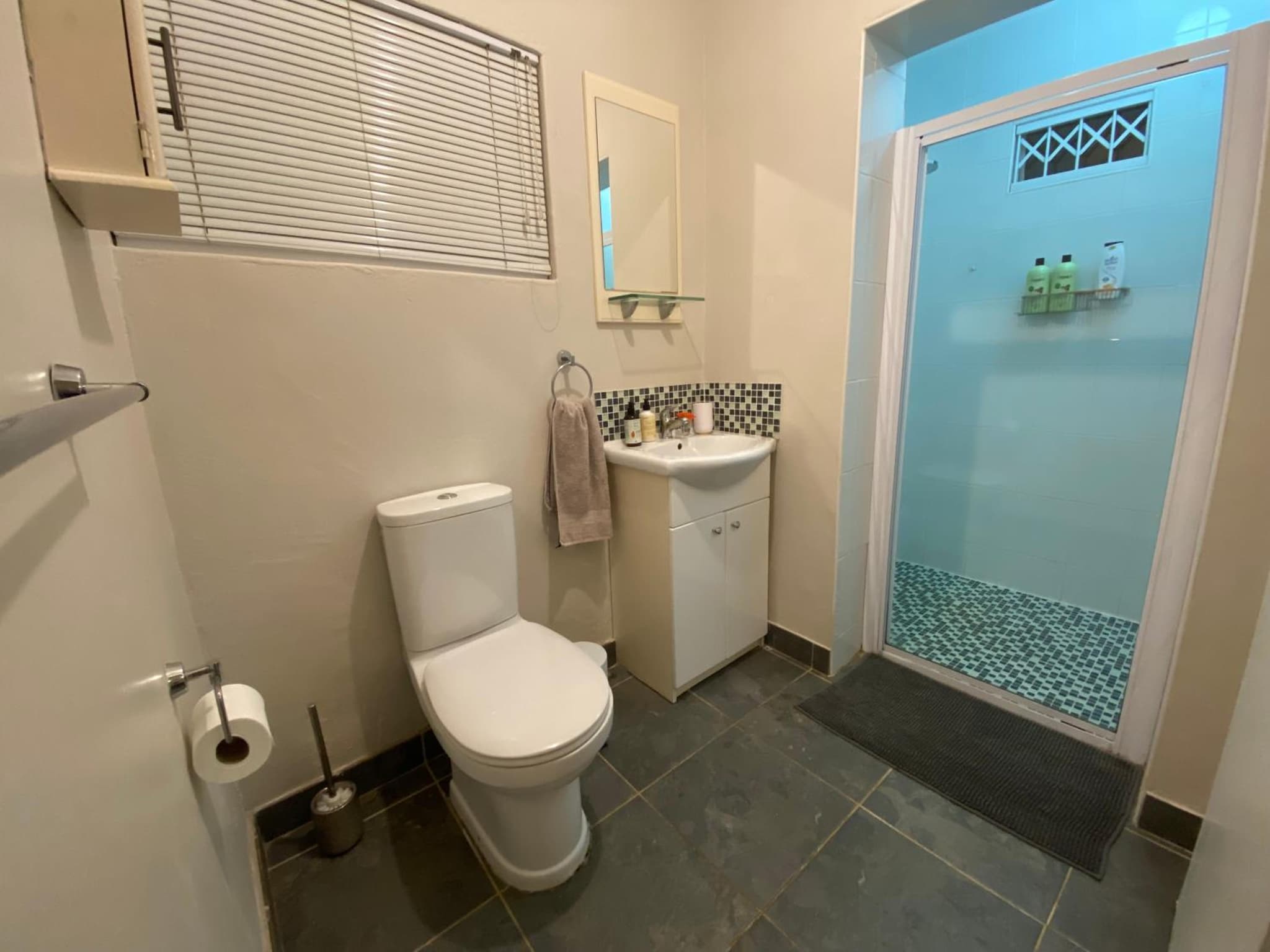 Happy Hilton guest house photo 3