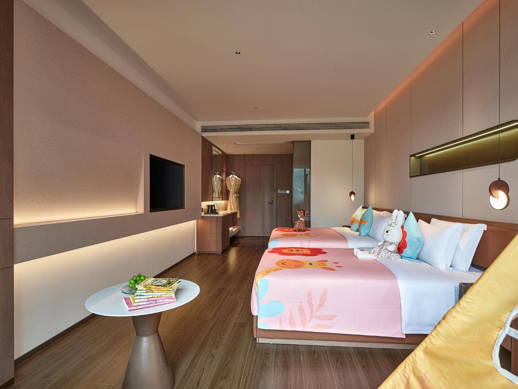 Zhangjiajie SANHE Hotel-Tea Culture Experience, Tea Tour, Free pick up service more than 2 nights,Free Shuttle Service to East Gate of Forest Park, Free We photo 4