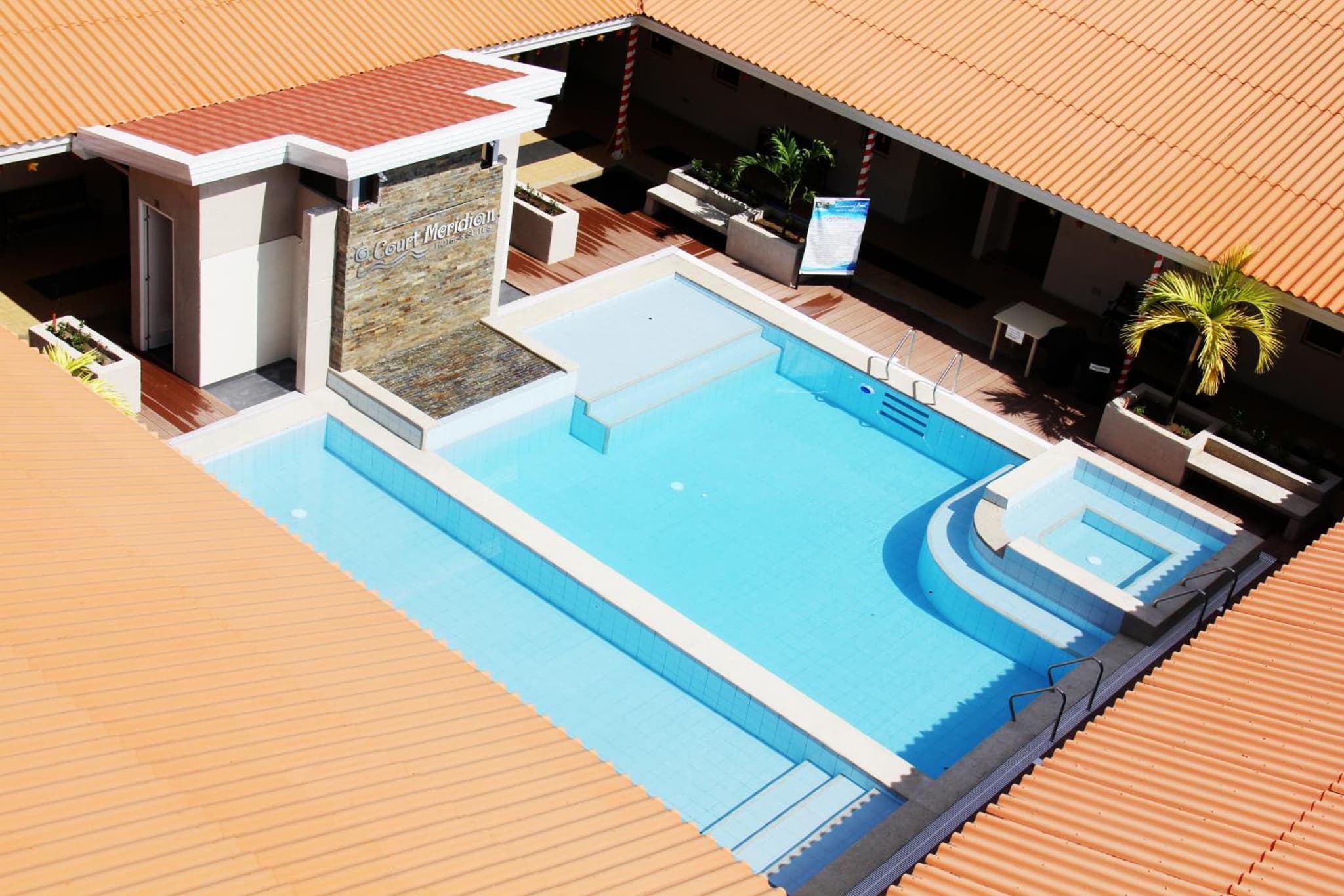 Court Meridian Hotel & Suites photo 6