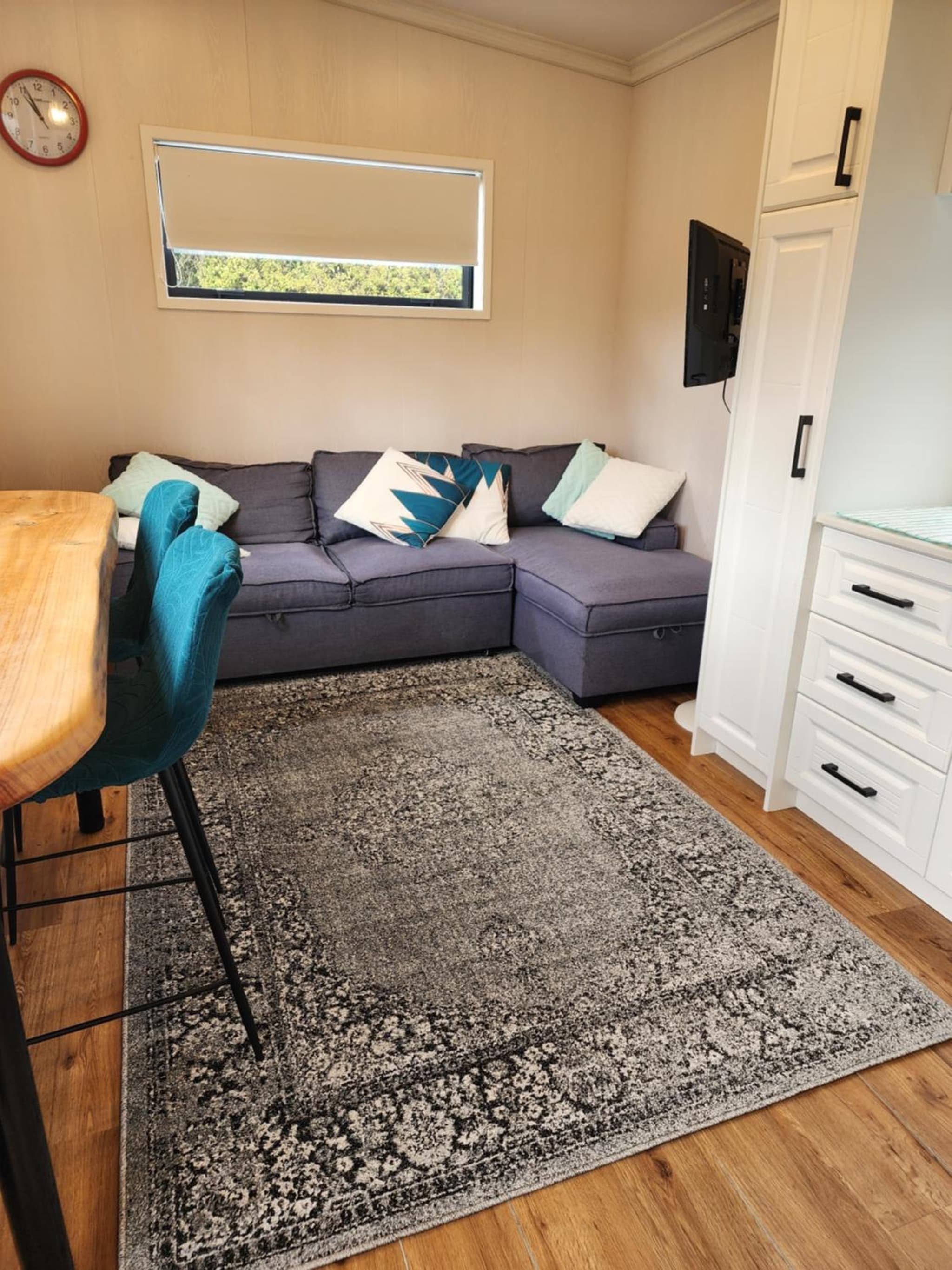 Cozy self contained Tiny Home photo 5