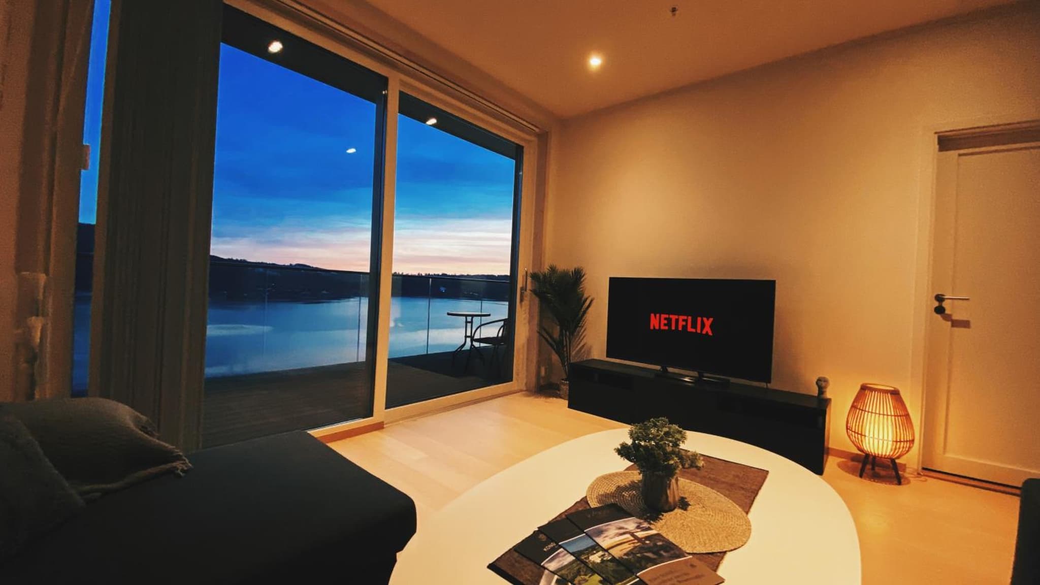 MJOS TOWER Suite - Lovely lake view photo 3