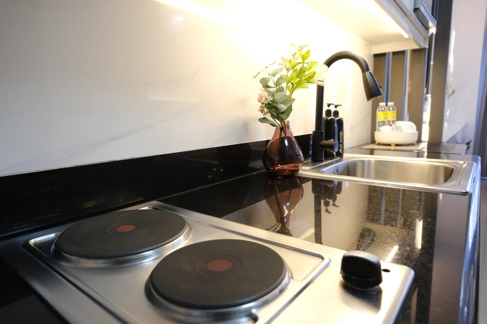 Stylish Studio Condotel with 2 Beds near Mall of Asia & Airport - JWL Suites photo 9