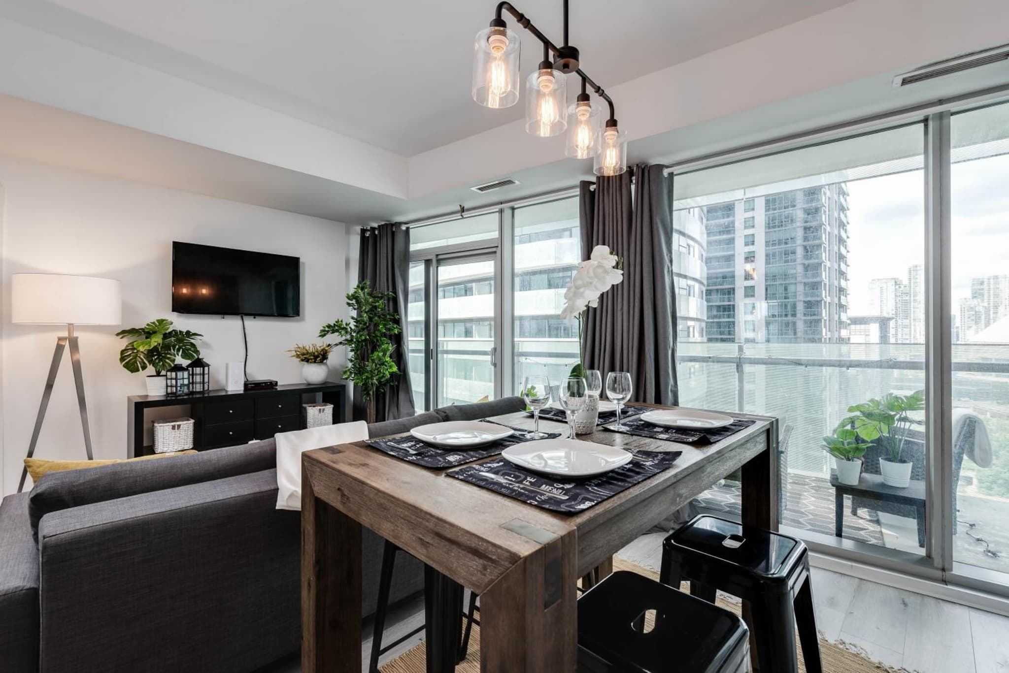 StayToronto - The York Suites photo 7