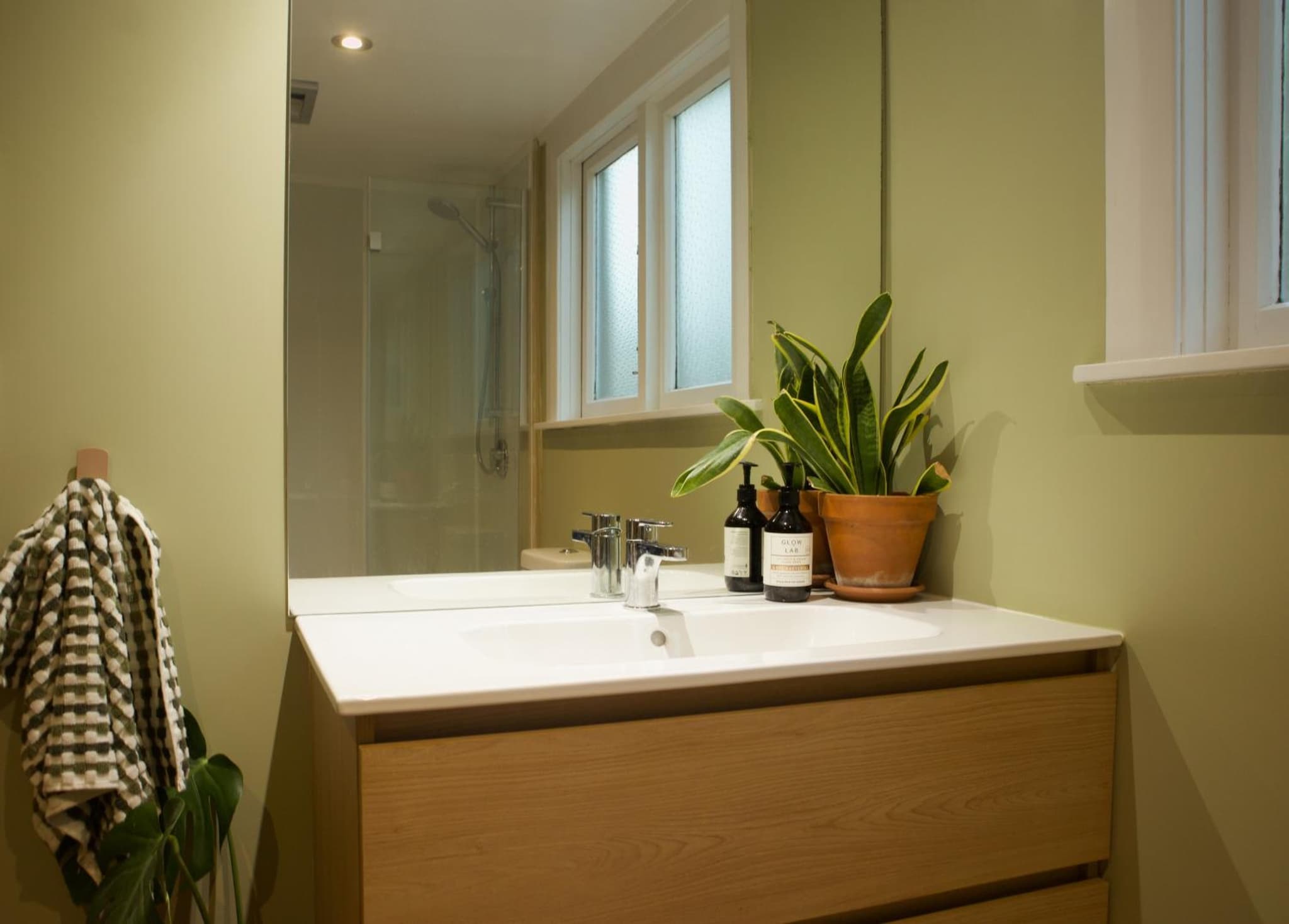 Dunedin delight - sunny, stylish villa photo 9