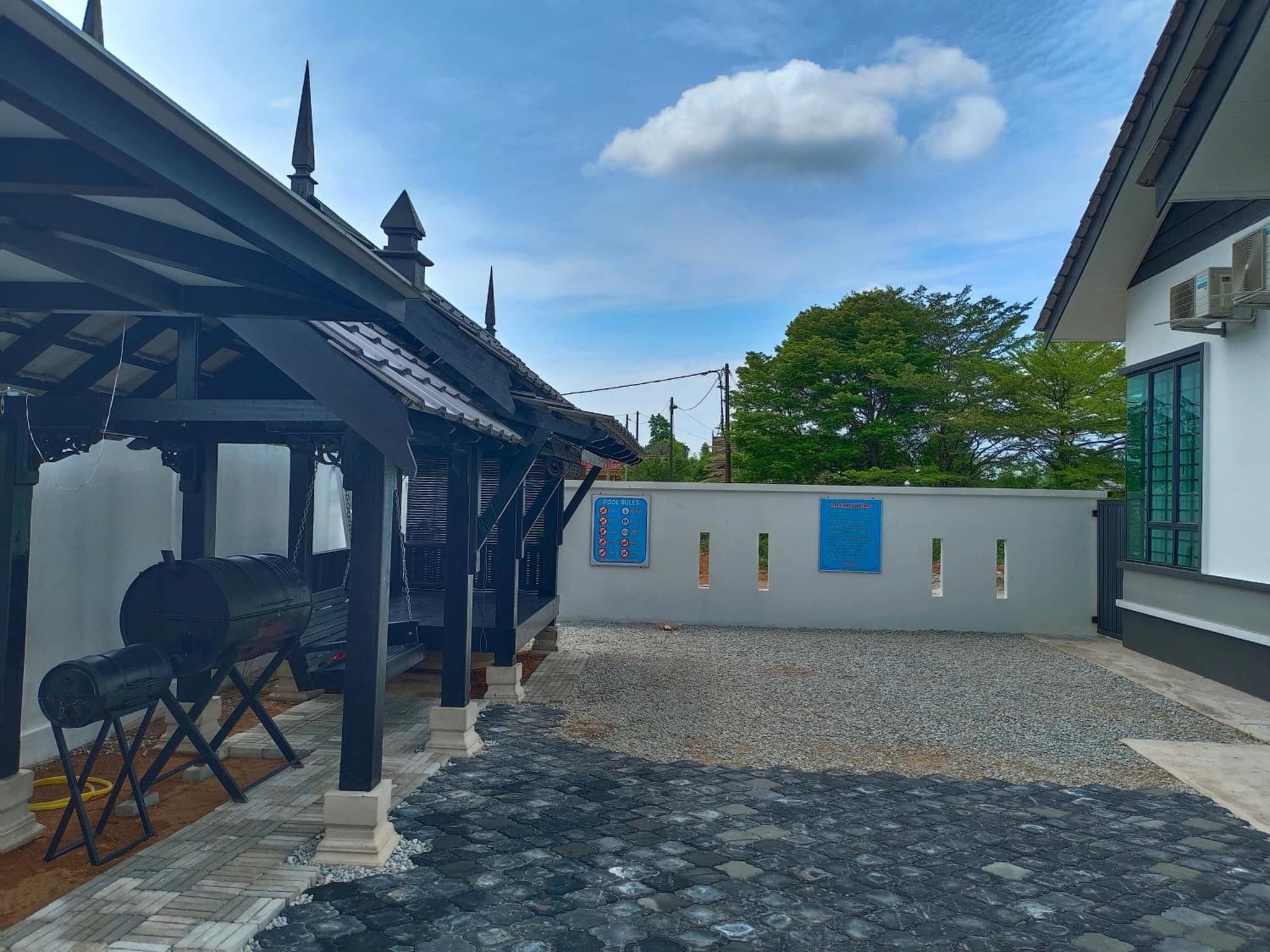 Homestay Villa H with POOL photo 8