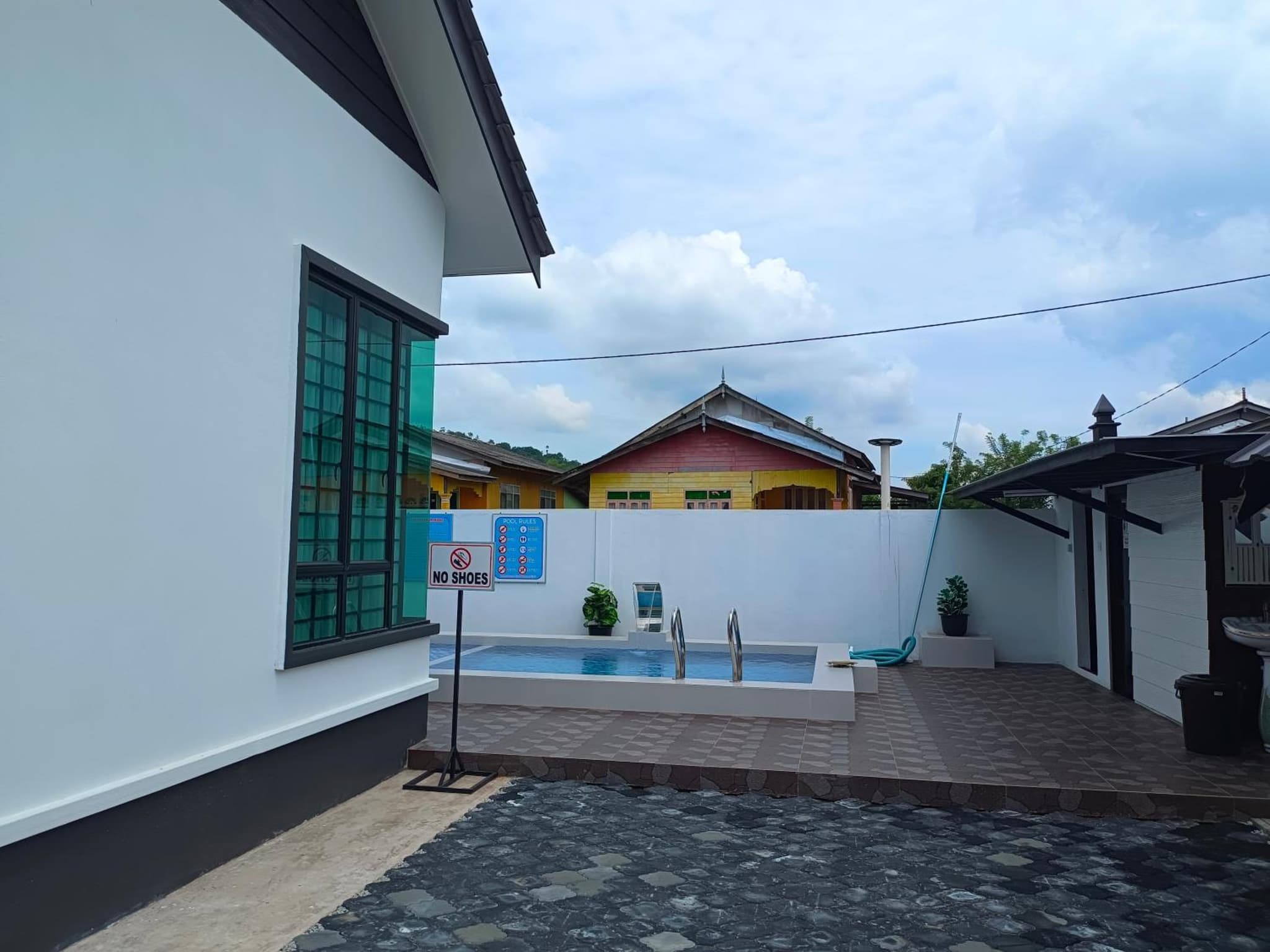 Homestay Villa H with POOL photo 4