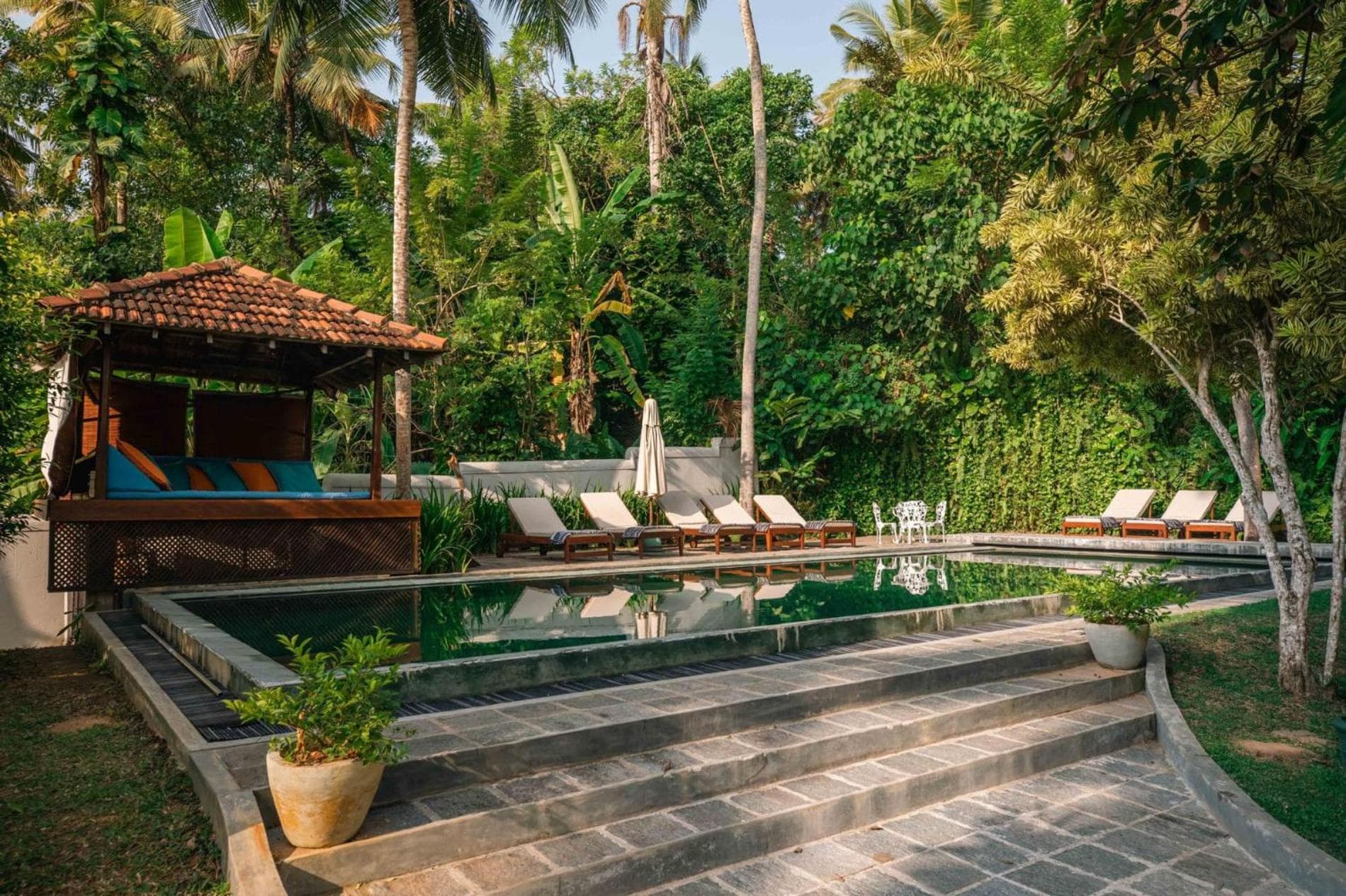 Coconut Grove villa w cook pool