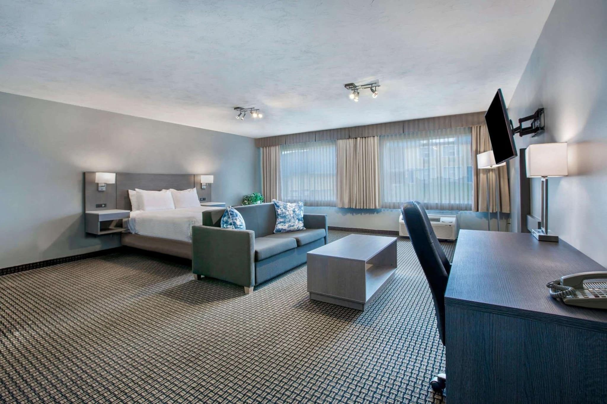 Days Inn & Suites by Wyndham Moncton photo 9