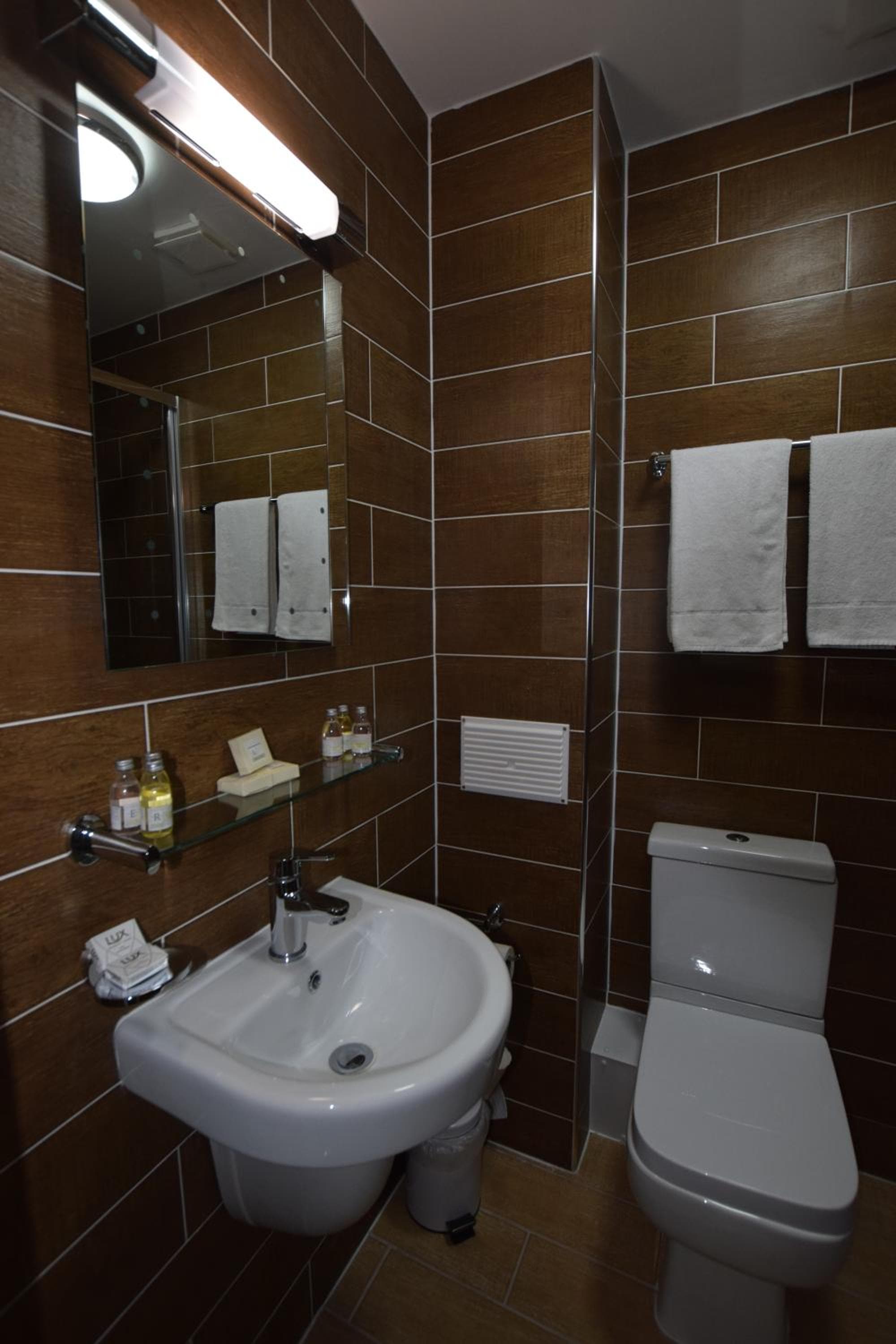 Lucky 8 Hotel photo 9