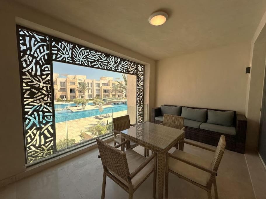 Marvelous 2BR - Free Beach Access and Pool Access In Mangroovy