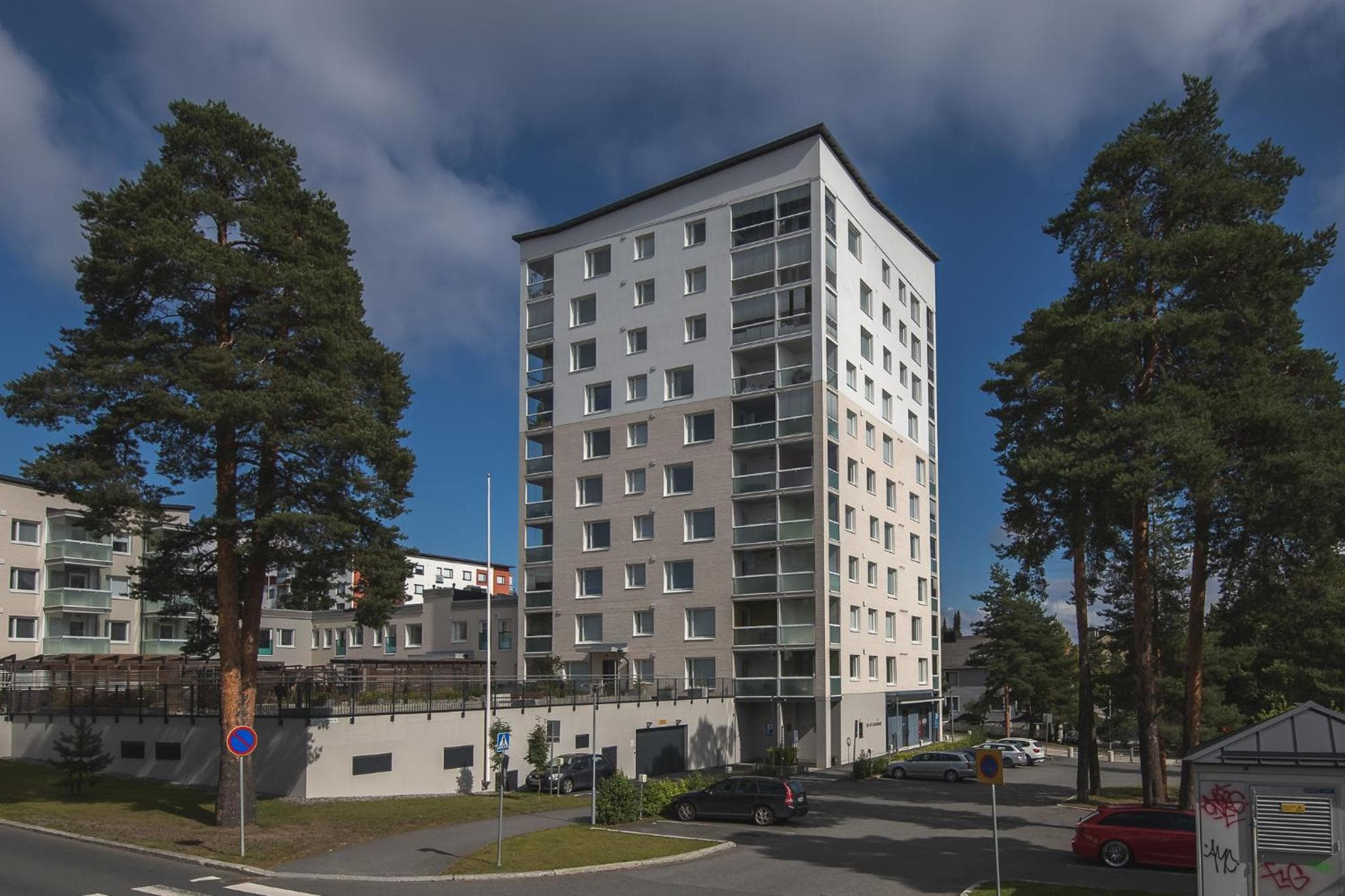 Saunallinen kaksio autohallipaikalla