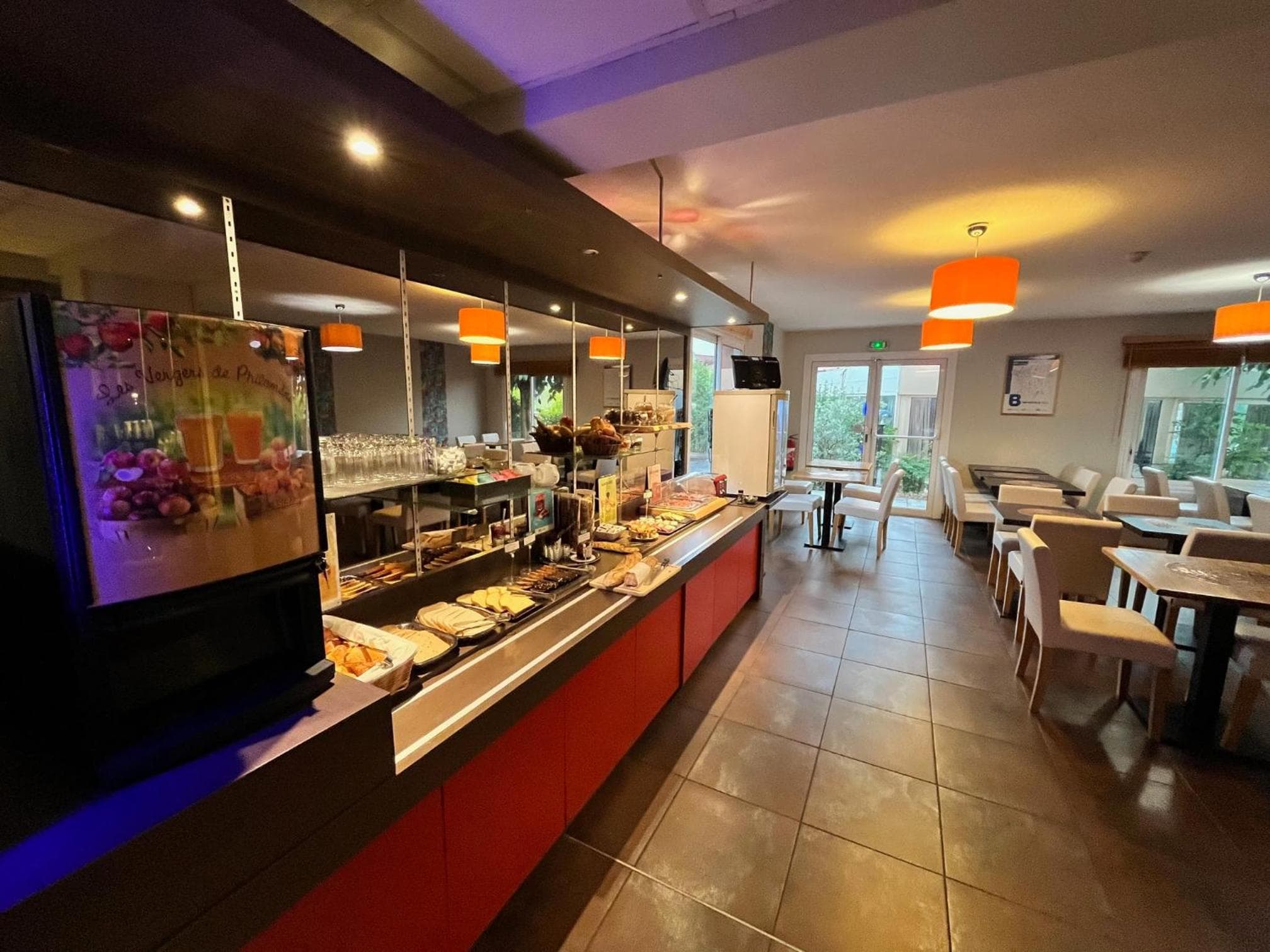Brit Hotel Confort Montauban photo 9